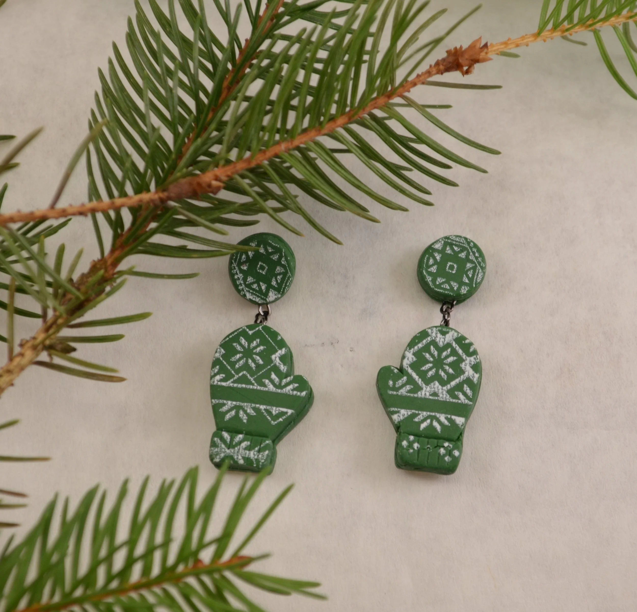 Green Mittens 1.JPG