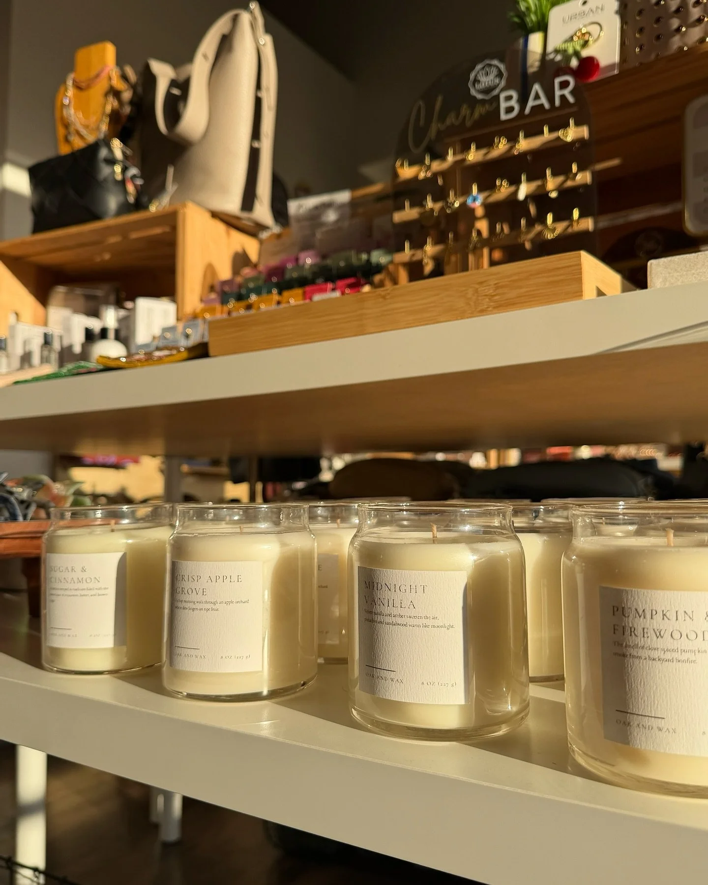 It&rsquo;s officially Autumn, the trees are turning, the skies are darker, and our house is begging to be made just a little but cozier. 🍂

You can shop Oak and Wax fall candles at @luxeforstyle and bring a piece of that warmth home.🕯️