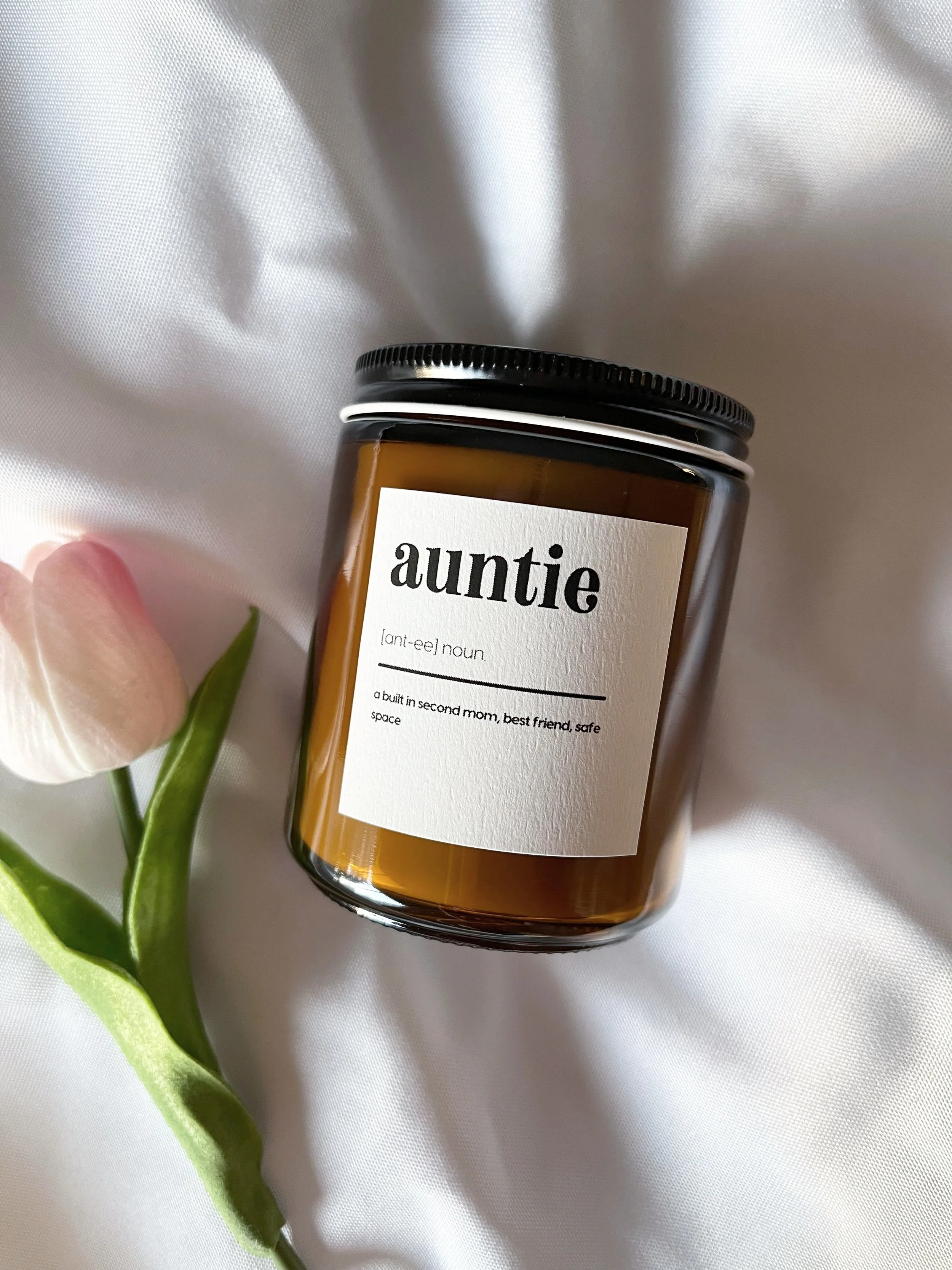 Auntie - 7 oz candle