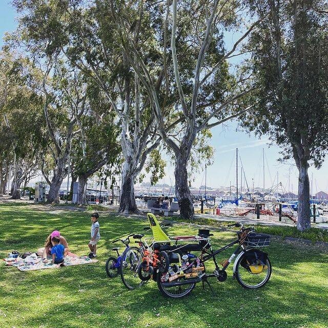 Picnic at the Vallejo Marina with the fam. 🚲
Cardamom Coffee &amp; Cookes from @vtownprovisions. 
Burritos from Elvira Sazon. 

Photo: @daliga

#vallejo #visitvallejo #supportlocalbusinesses