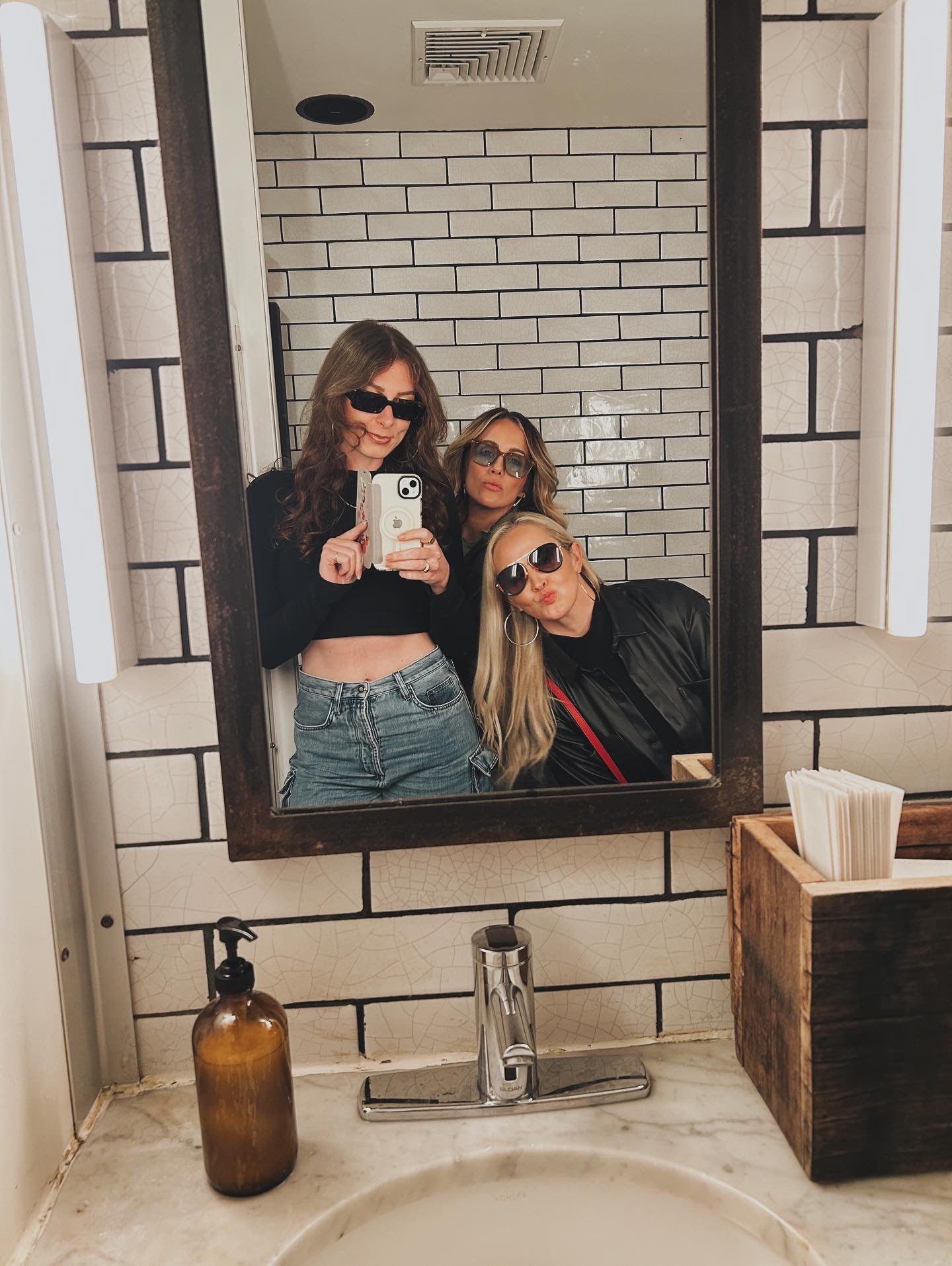 virgo season moodboard pt. 2 🥹🌱✨

the 10th photo is the virgo matriarch (who i miss sm everyday) of my very virgo fam. 🫶