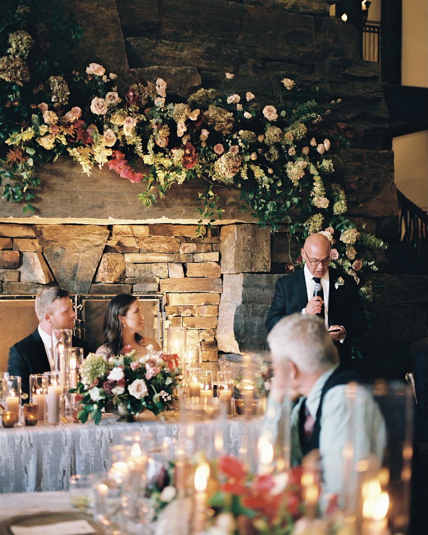 The warmth in moments like these.
.
.
Planning: @soiree99design
Photography: @Stella.k.photography
Videography: @samuelrolandfilms
Florals: @thewildblume
HMUA: @elwynnandcass
Wedding Venue: @moonlightbasin
Rentals: @tailoredandtied @montanapartyrenta