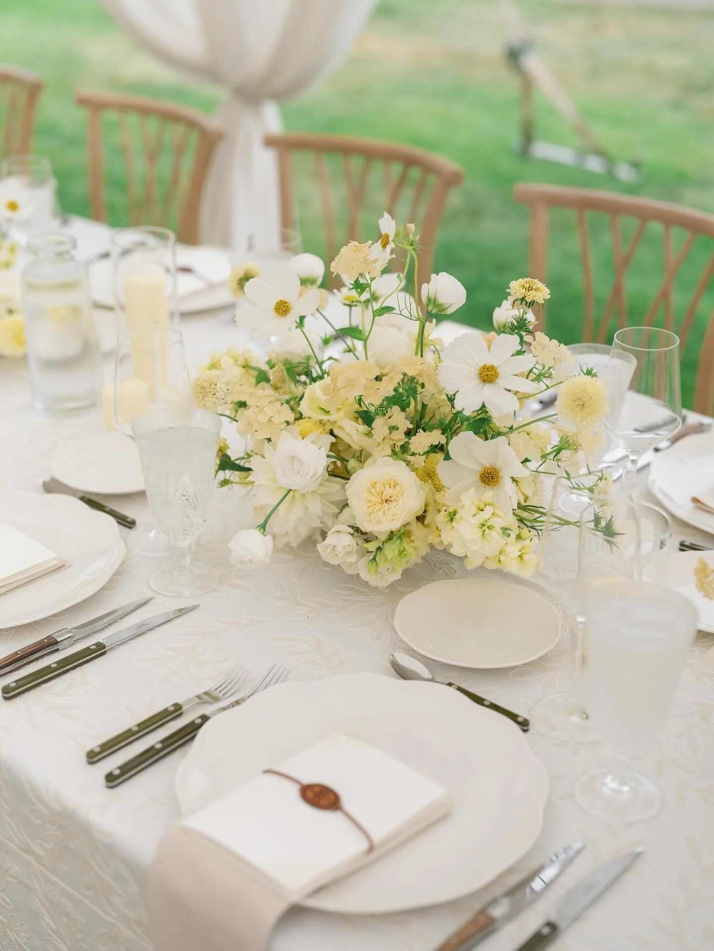 Timeless, effortless, sophisticated.
.
While we&rsquo;d never call our work traditional, we do believe in creating designs that feel timeless. Each event is crafted to belong to its surroundings &mdash; elevated, unique, and reflective of the couple 