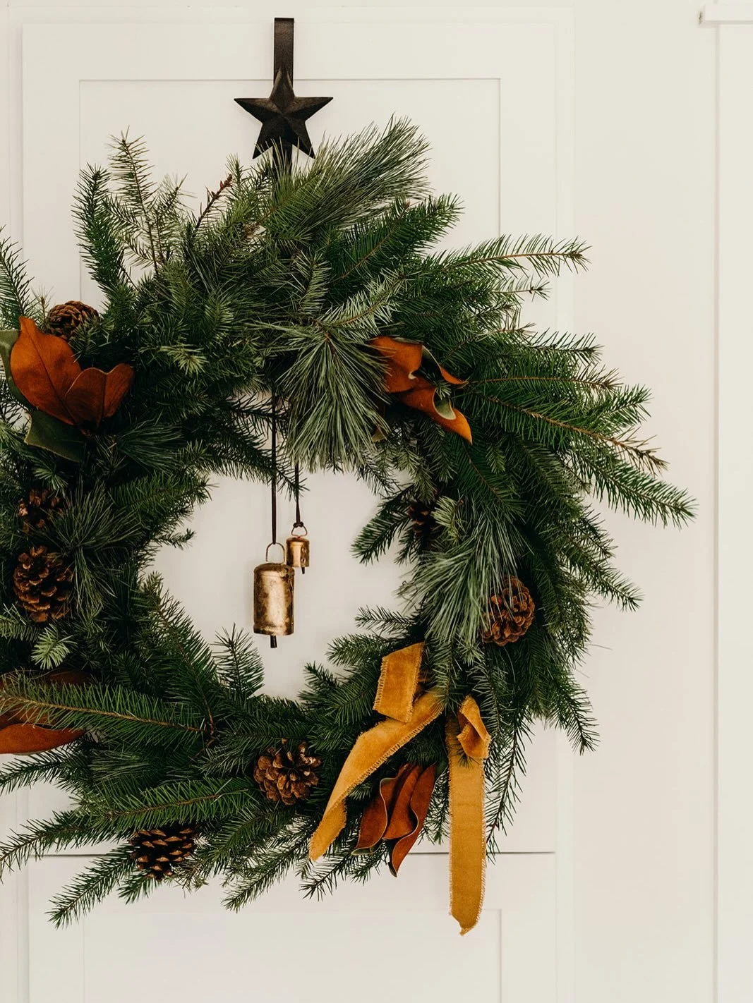 A few cute wreath pictures from years past from when we did online winter stores 🌲 ✨ 
.
The holidays can be a lot &mdash; blink and suddenly you&rsquo;re behind on everything. So here&rsquo;s a little breath of winter from years past 🤍✨ Wreaths don