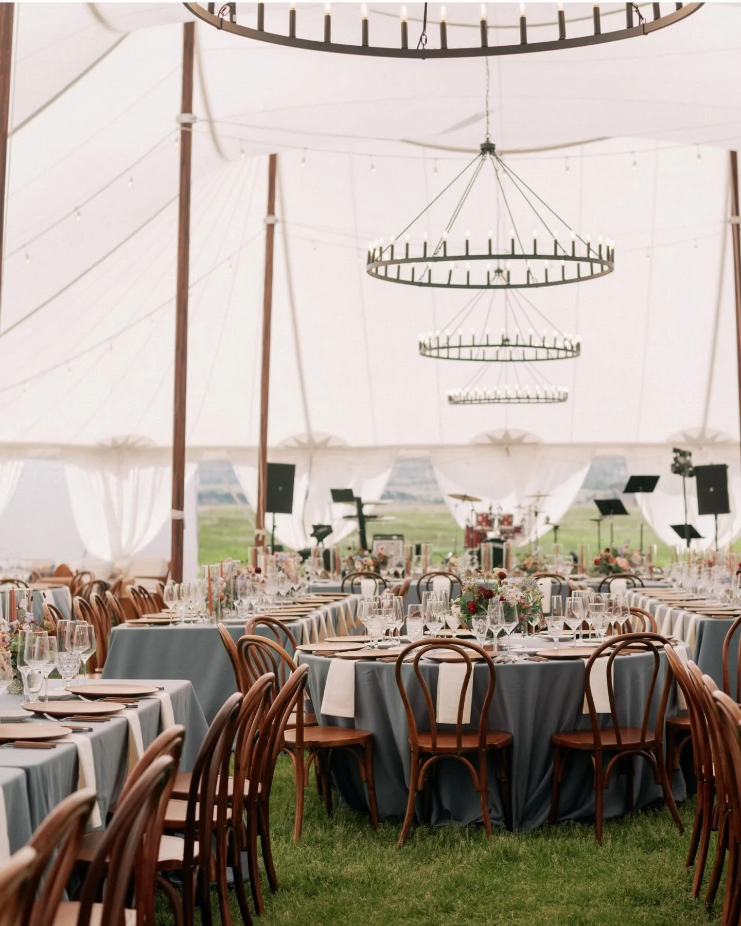 Where sophistication and intention meet.
.
.
Photography: @jeremiahandrachel 
Planning and design: @bash_eventproductions 
Rentals: @montanapartyrentals 
Signage and paper goods: @summit.and.sage