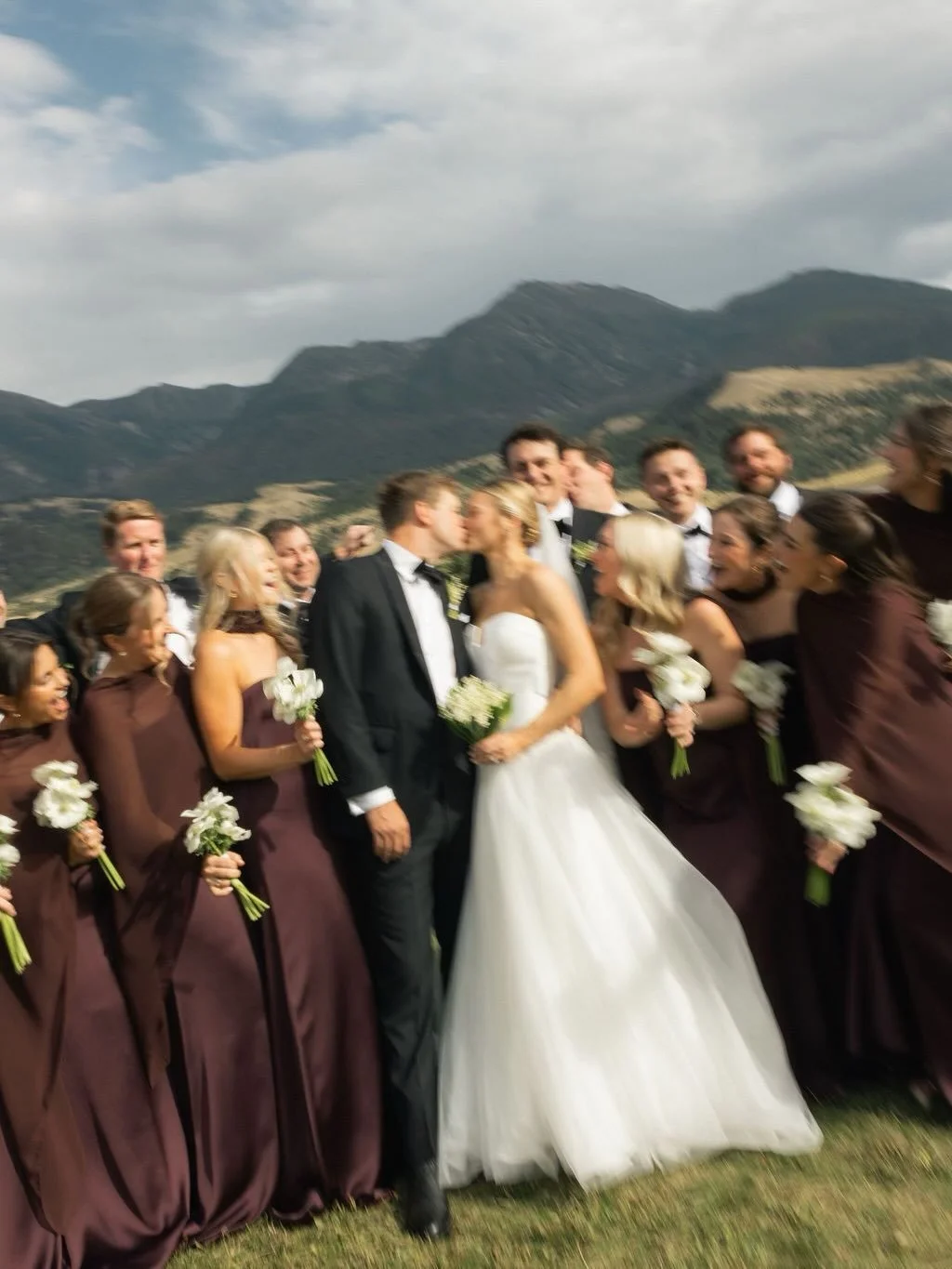 Chocolate dresses with sweet green centered anemone posies for bridesmaids will get me every time.
.
Paired with a lily of valley bridal &mdash; chefs kiss.
.
.
.

.
Photography: @oaknfern 
Venue: @copperroseranch 
Planning: @carefree_events 
Bride: 