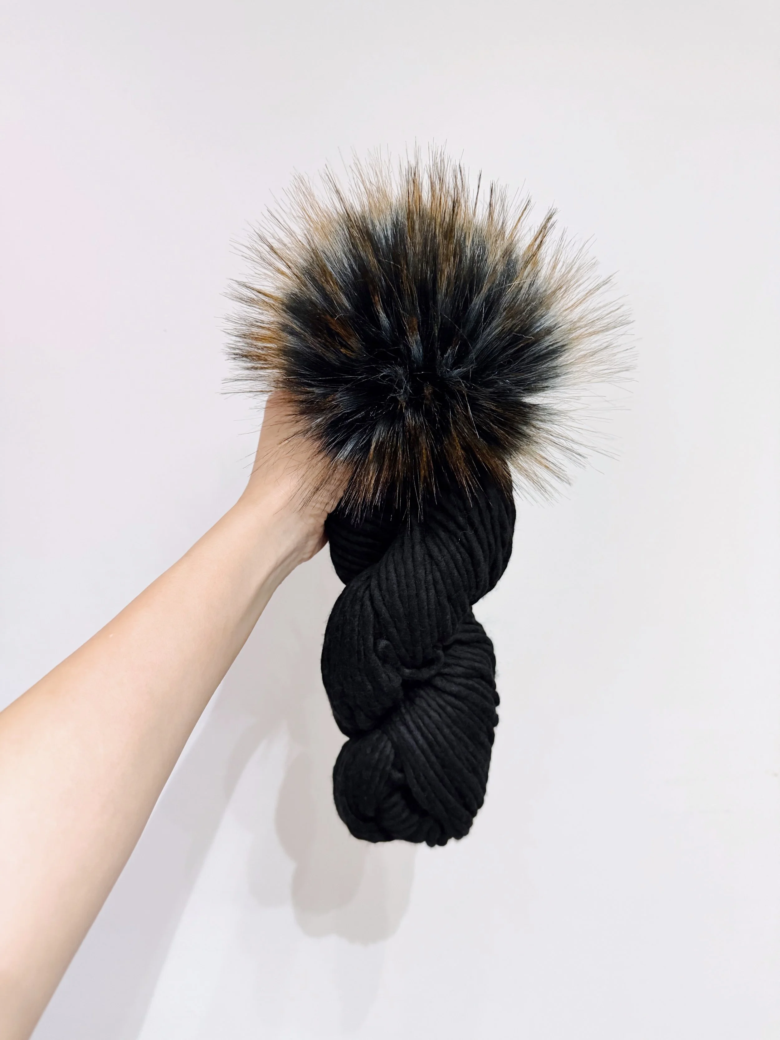 Rasta in Black + Nova Pom