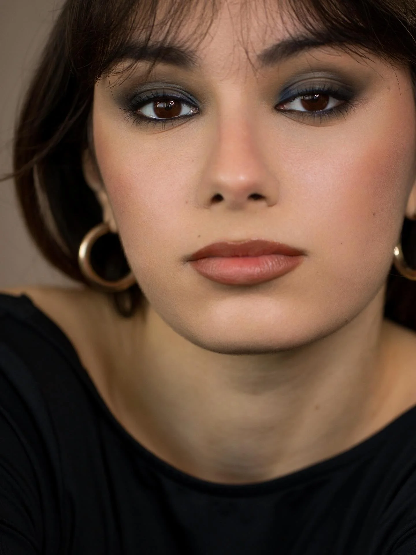 Soft Power💥

📸@makkastyle
Model : Mei
Makeup &amp; style @makkastyle 

My latest Beauty Portrait Photography series explores the strength in stllness, the grace of minimalism, and the magnetic presence found in quiet confidence, where the gaze spea