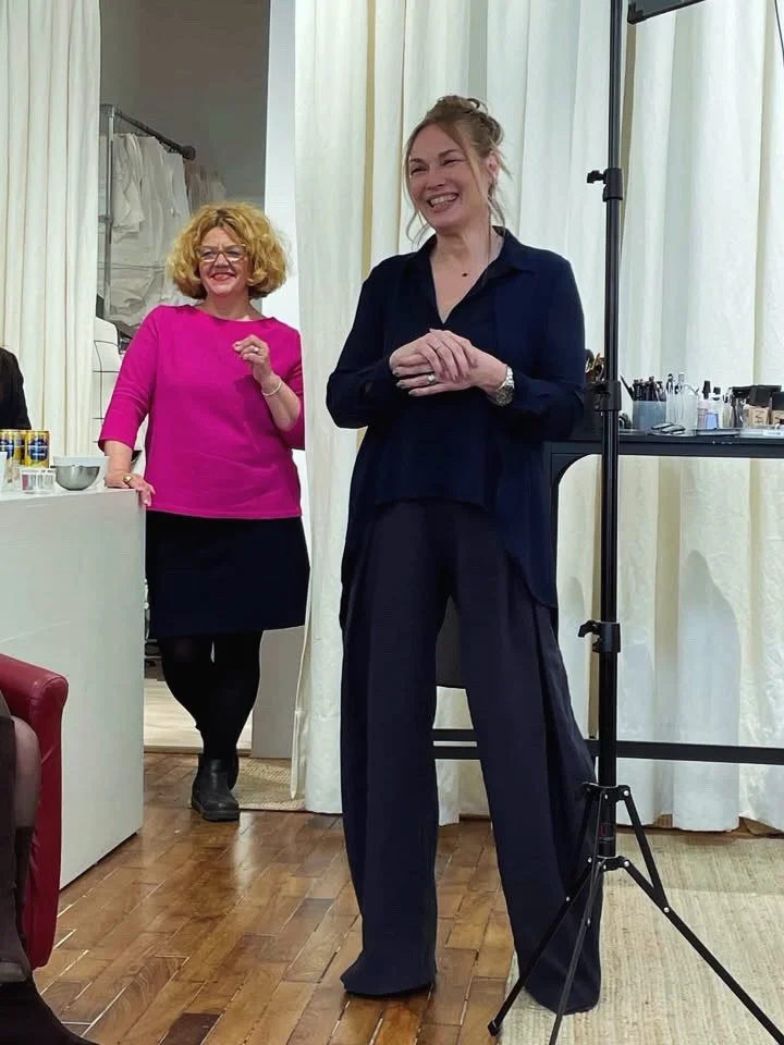 Masterclass &Eacute;l&eacute;gance Intemporelle : Retour en l&rsquo;Art de R&eacute;v&eacute;ler son Style Signature de ce samedi sous le signe de l&rsquo;&eacute;l&eacute;gance qui transcende les &acirc;ges.

Notre collaboration prend sa source dans