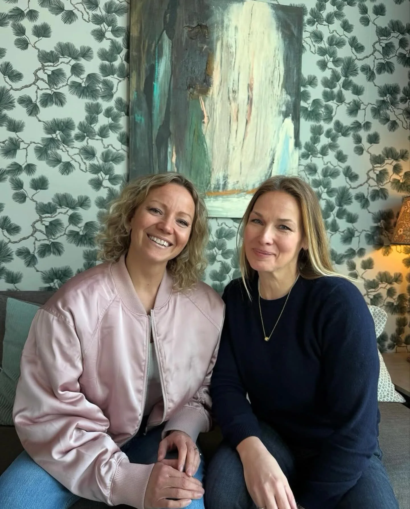 Pohjanmaalla tapahtuu!

Tapasin Sein&auml;joella mahtavan tyypin @jannicaontherun , tekij&auml;naisia Pohjanmaalta, energiapakkaus, jolla on
visio ja konsepti kohdallaan ja
jonka kanssa oikeasti haluaa l&auml;hte&auml; tekem&auml;&auml;n merkityksell