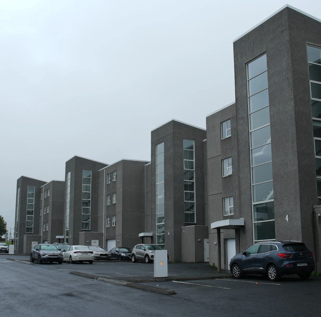 Andrésbrunnur 2-10, Reykjavík