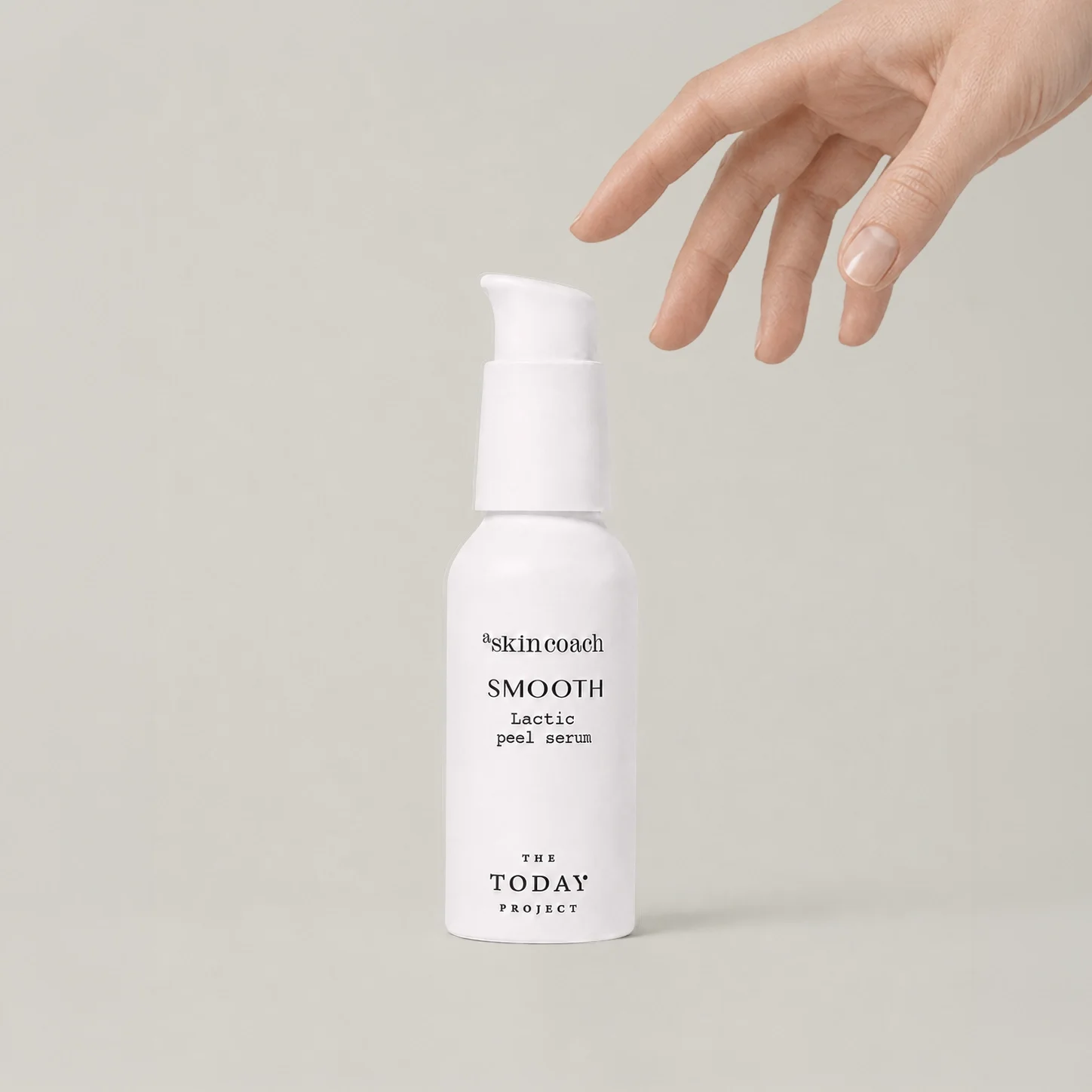 SMooth_gris_mano2.webp