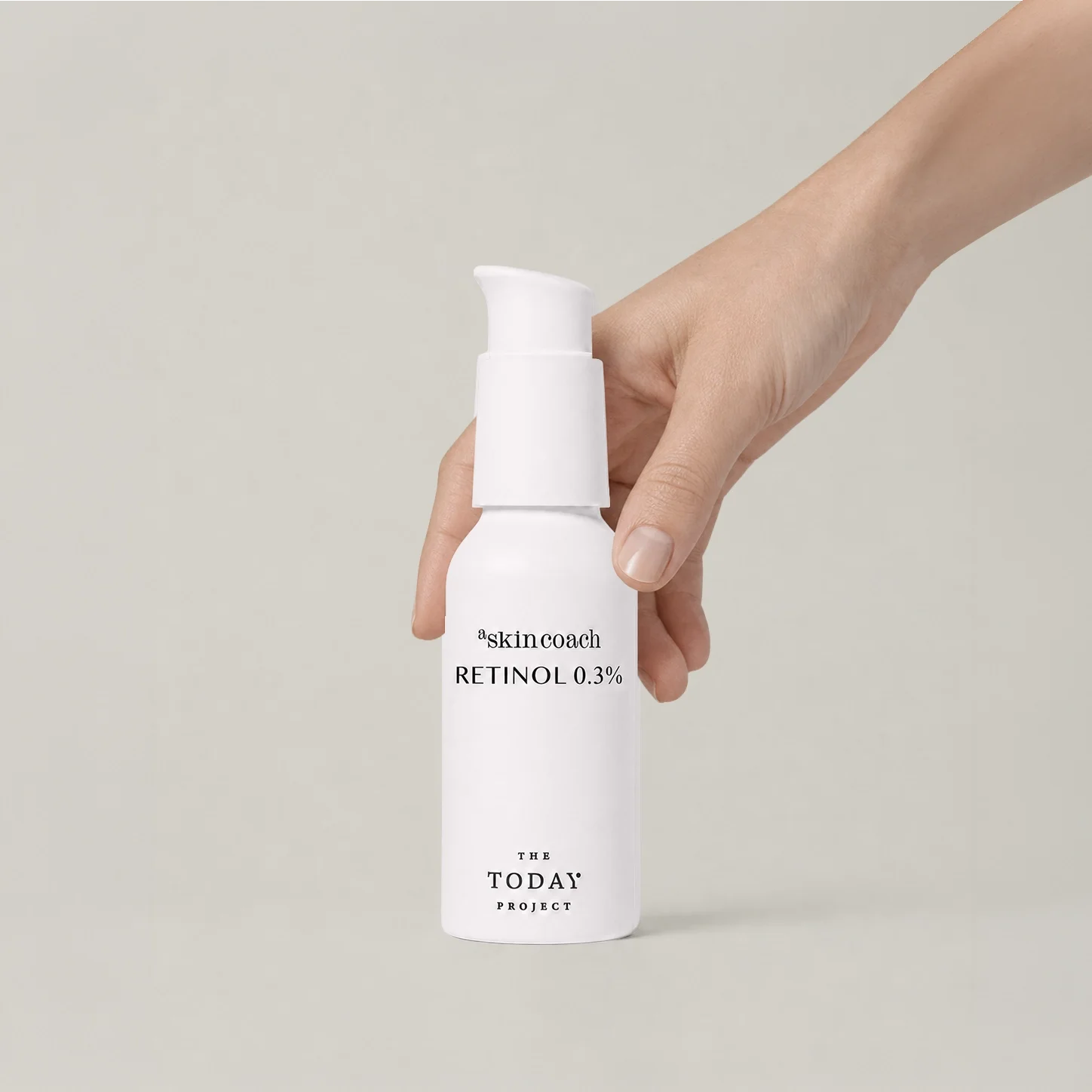 Retinol 0,3 gris mano 2.webp