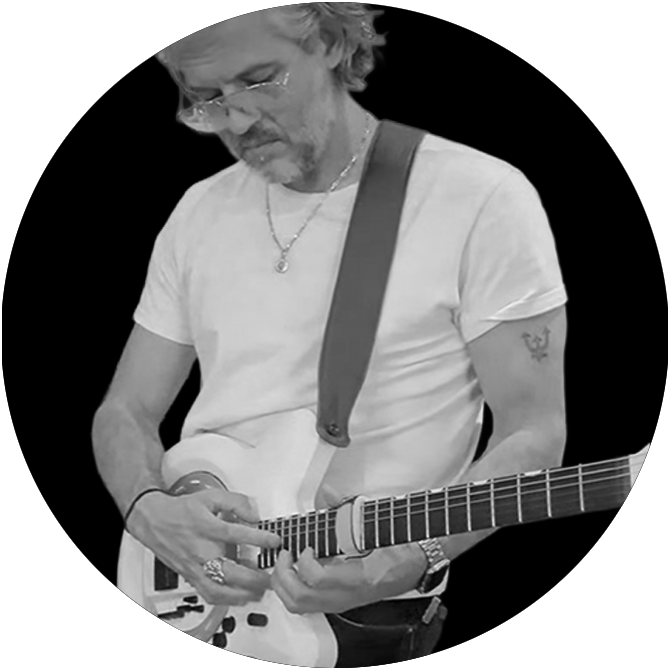 Paul Epworth playing Circle Guitar