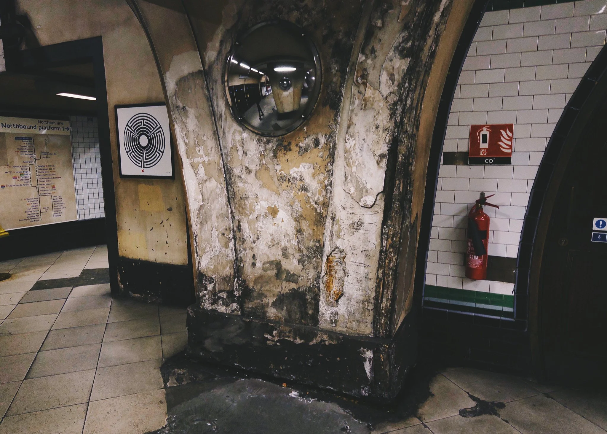 Tooting Broadway Underground station