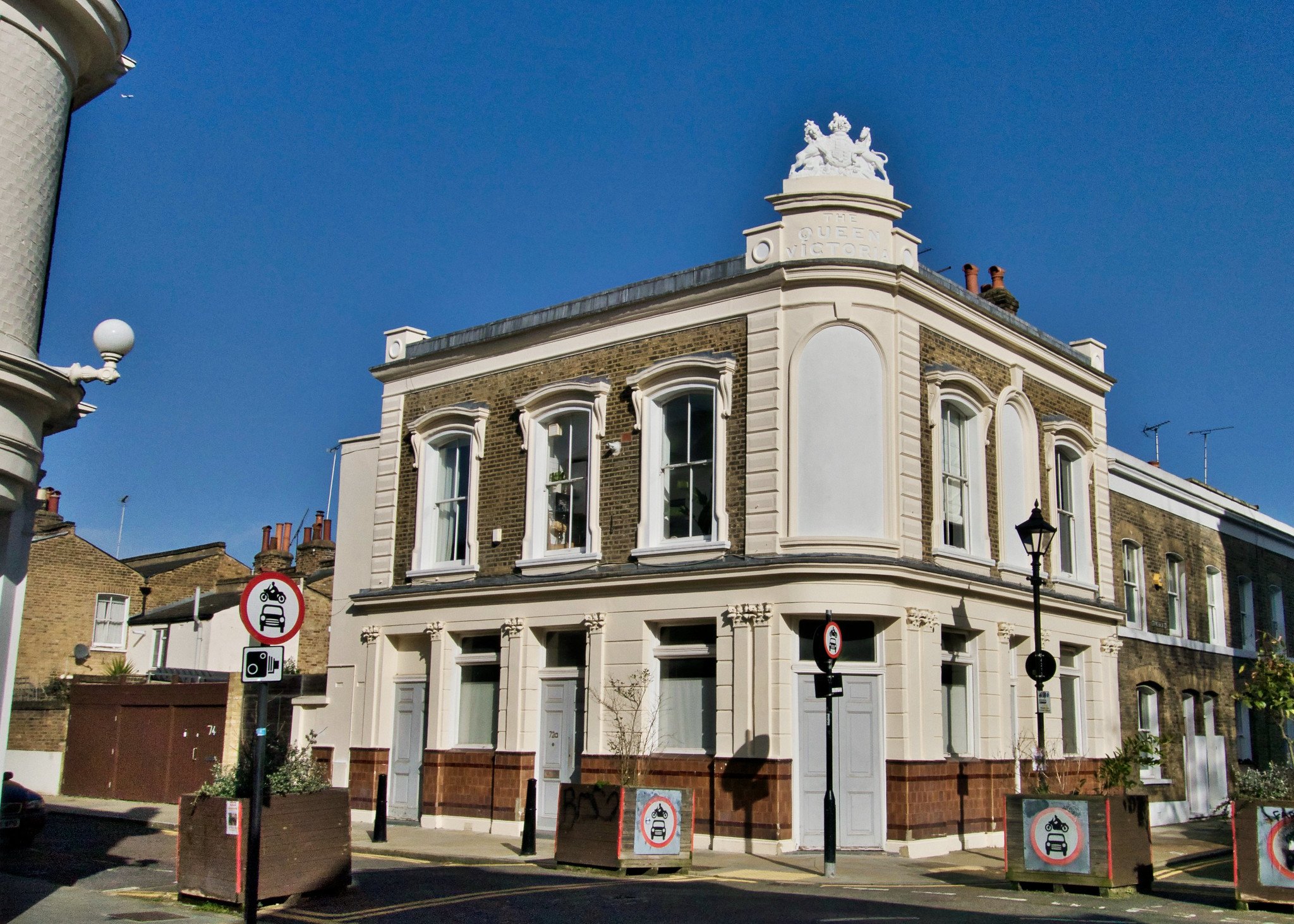 The old Queen Victoria Pub, Wellington Row