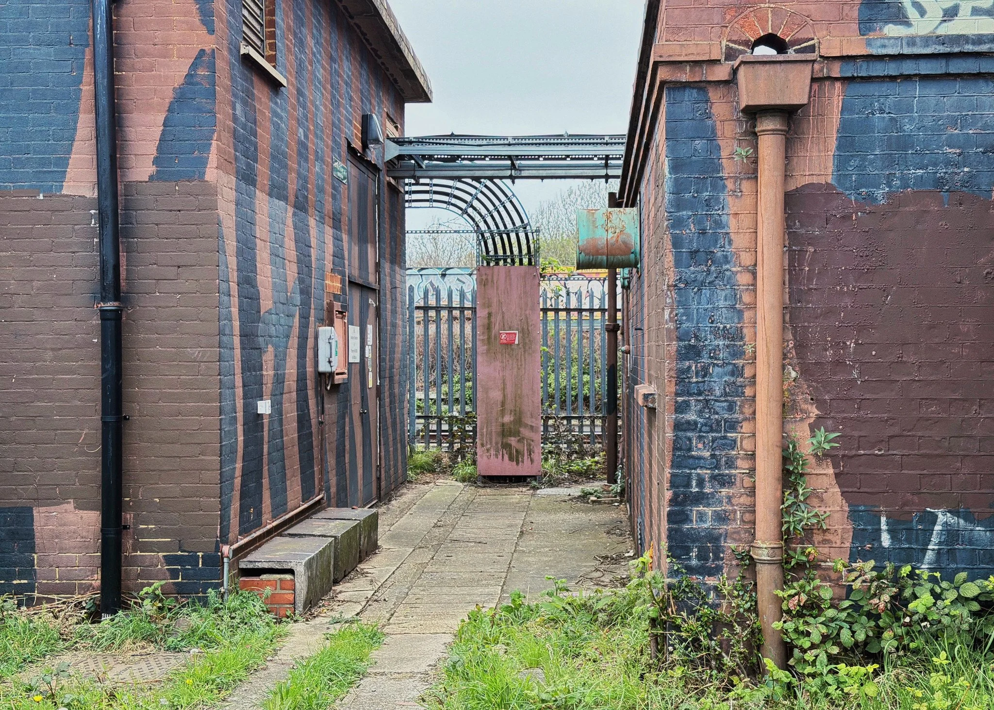 Railway insfrastructure at Streatham Common