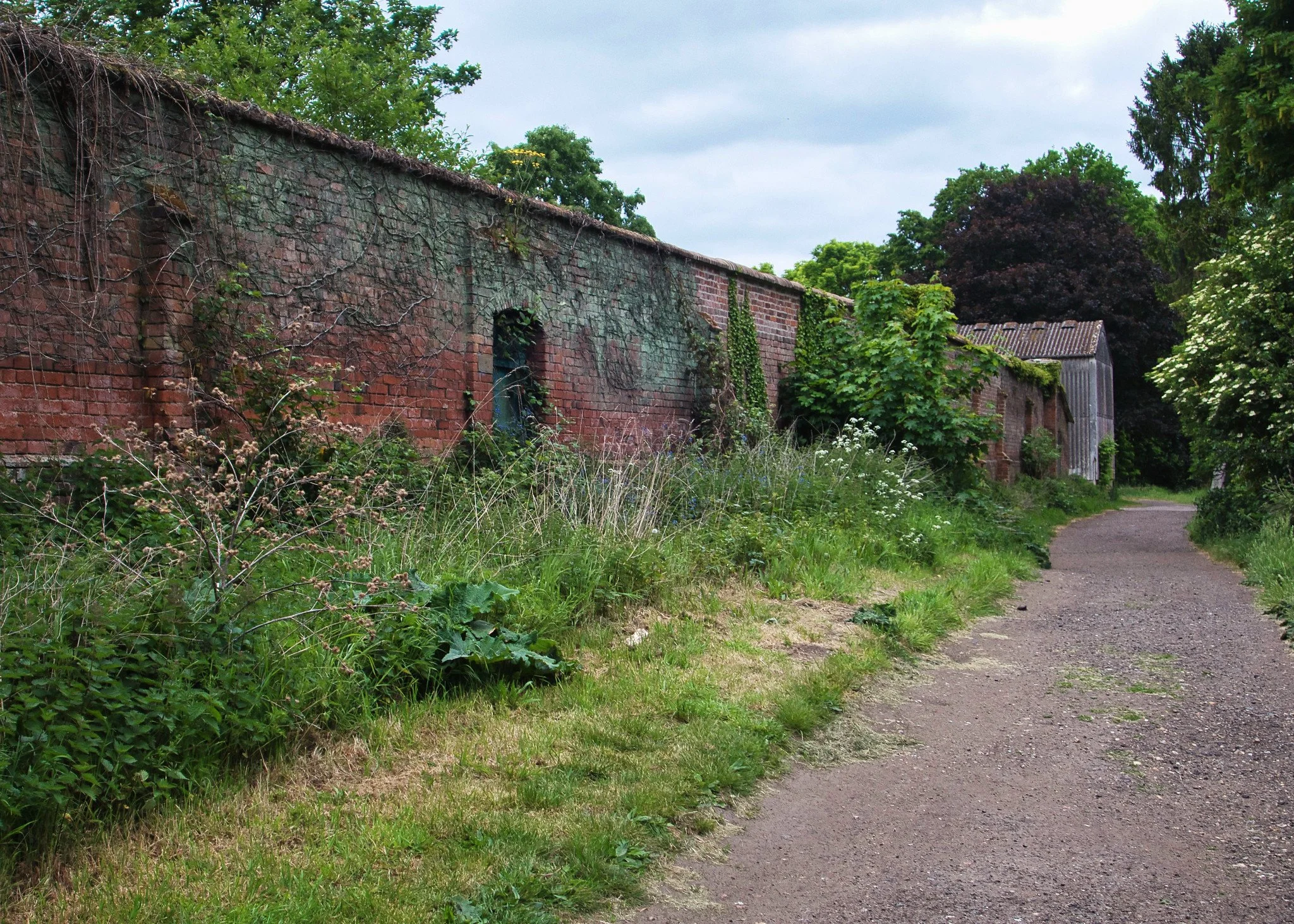 Garden wall, Nonsuch Park