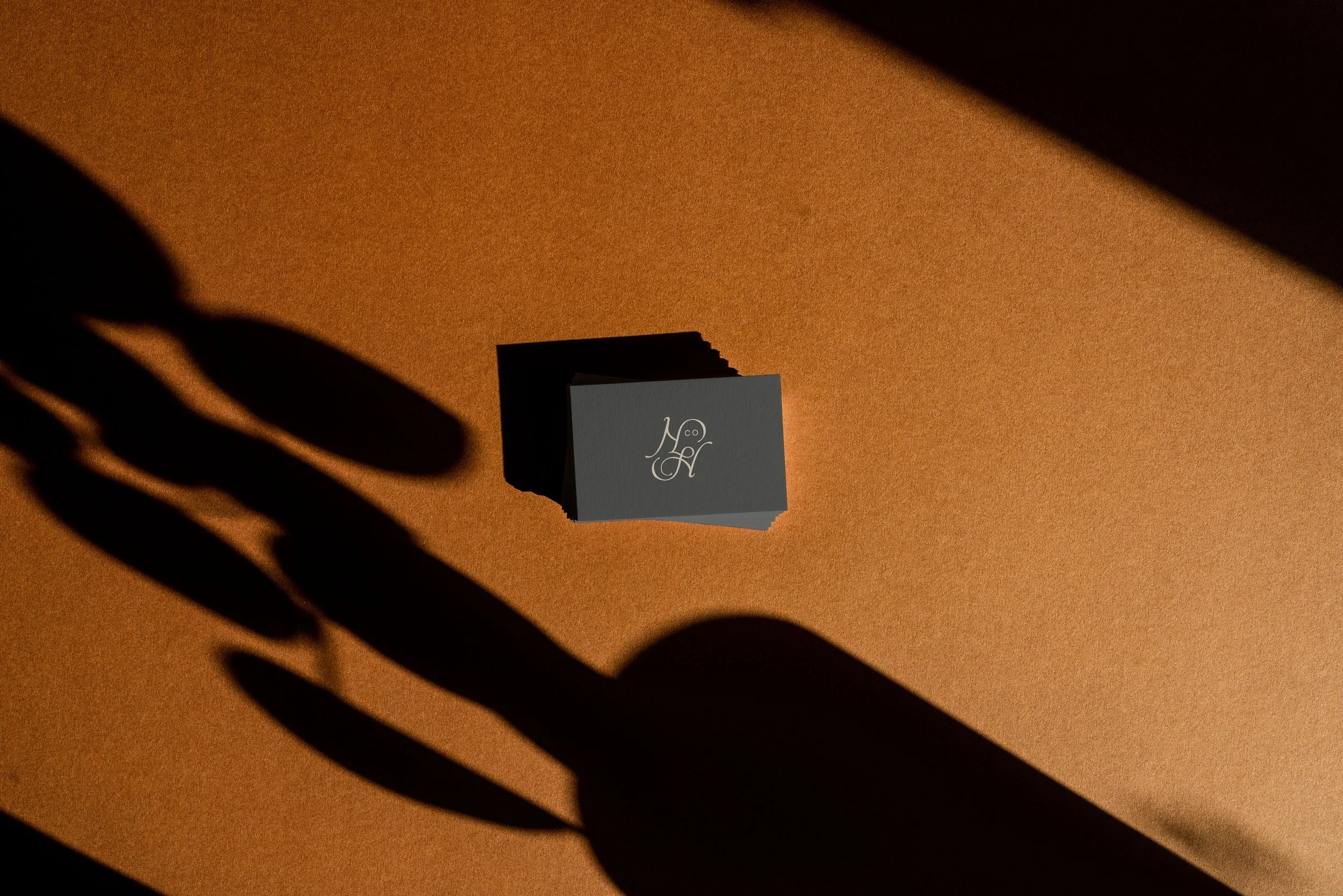 heir_Mockup&Co_Business-Card_01.jpg