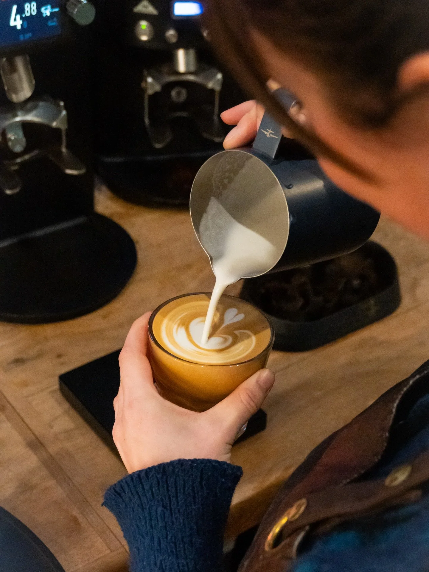 New year, new @moonroastcoffee house espresso ☕️

From Chirinos in San Ignacio, Peru - a region known for high-altitude coffees, grown by small producers.
It&rsquo;s clean, gently sweet + comforting, with notes of pistachio, brown sugar + shortbread 