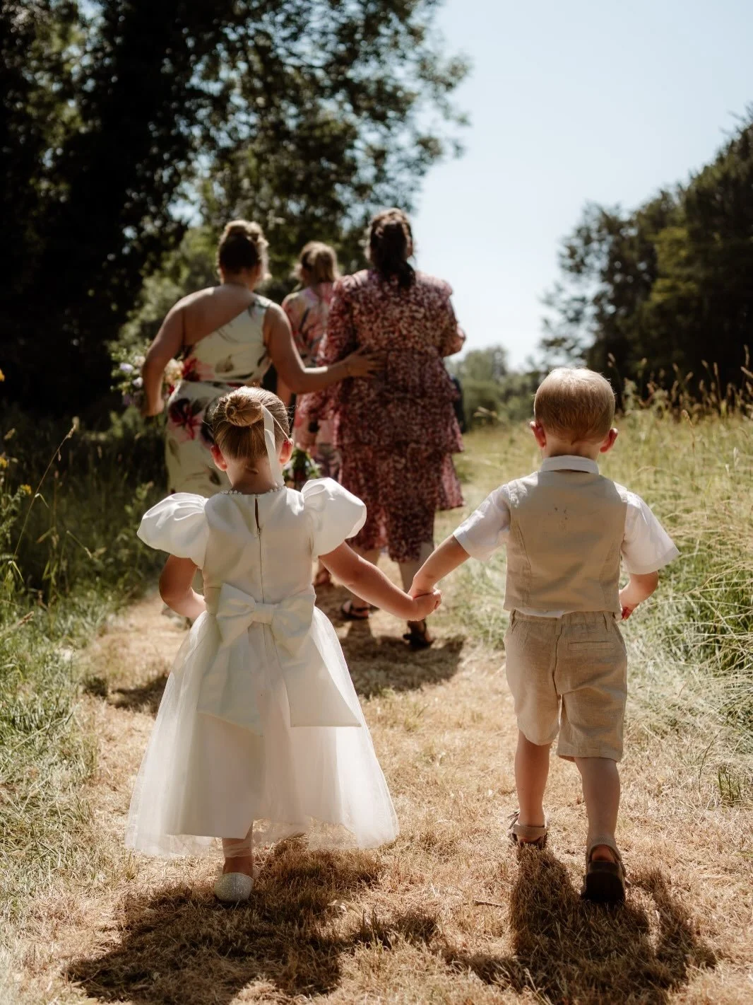 Weddings at The Yard 🤍

Set on Chilton Manor Farm in the heart of the beautiful Hampshire countryside, The Yard is surrounded by stunning views and open skies. 

Our pared-back aesthetic offers a relaxed and characterful setting, with the freedom to