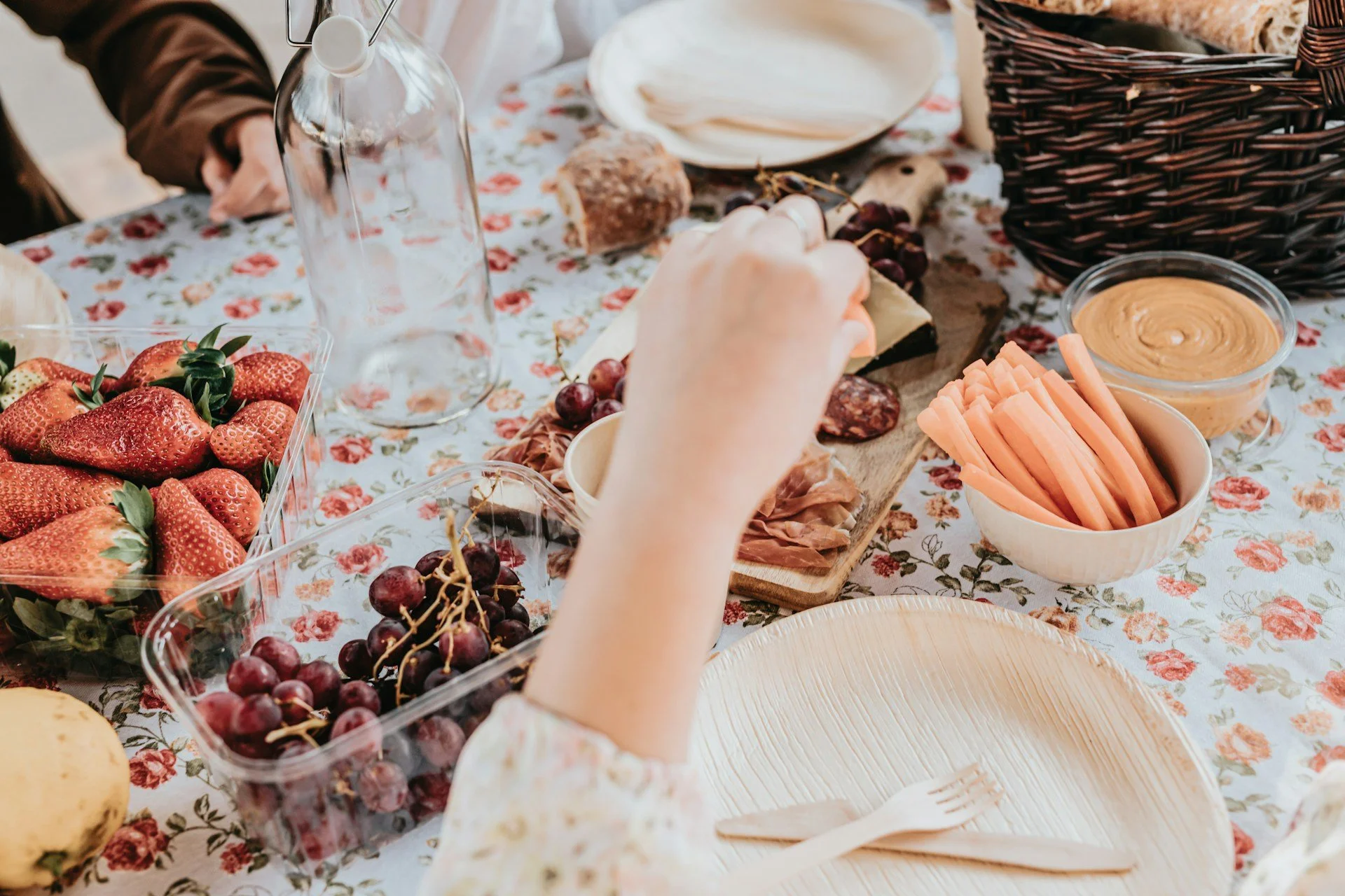 Food Box Delivery in the UK for Spring Picnic Season