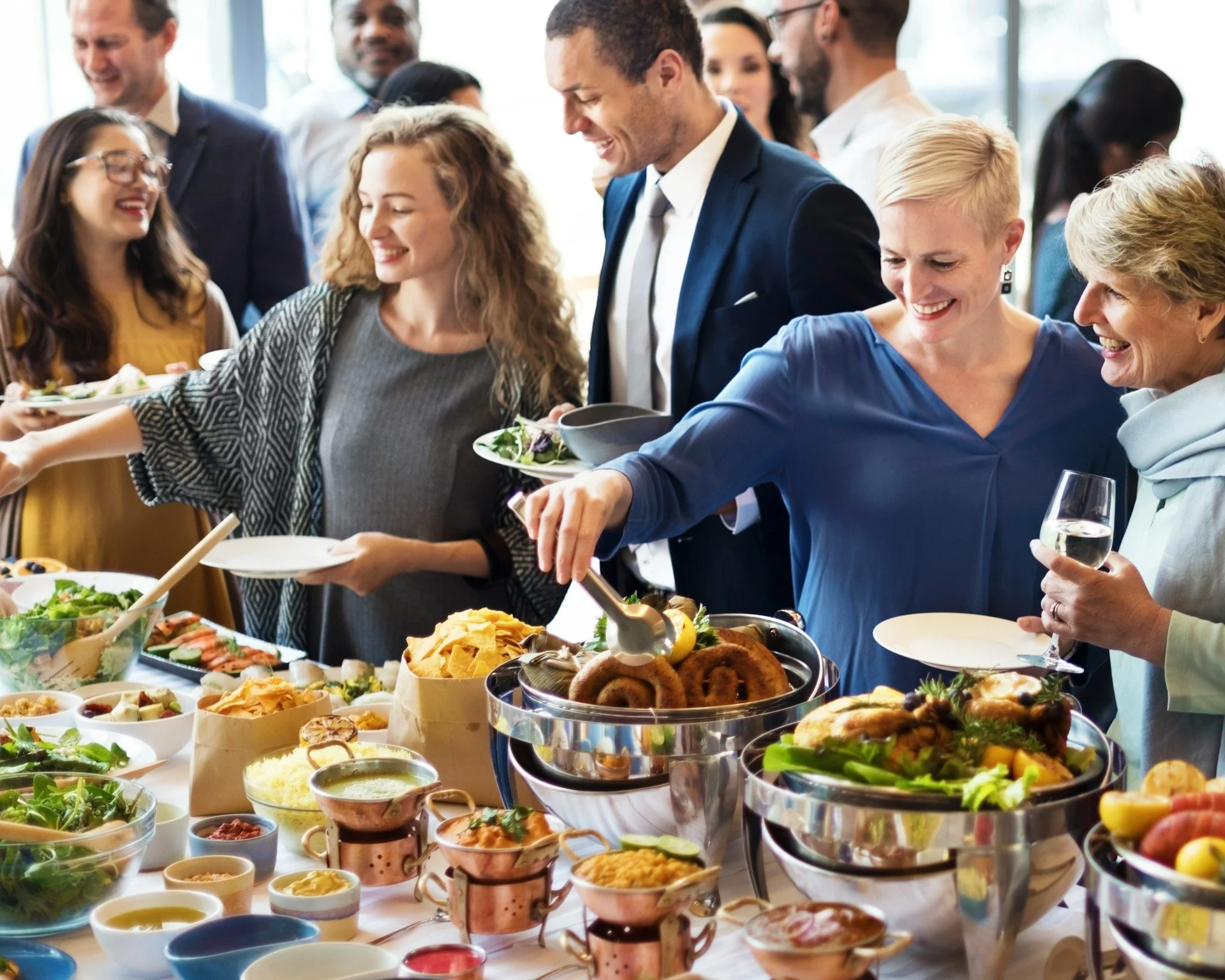 In-House Vs Outsourced Corporate Lunches Catering: What Works?