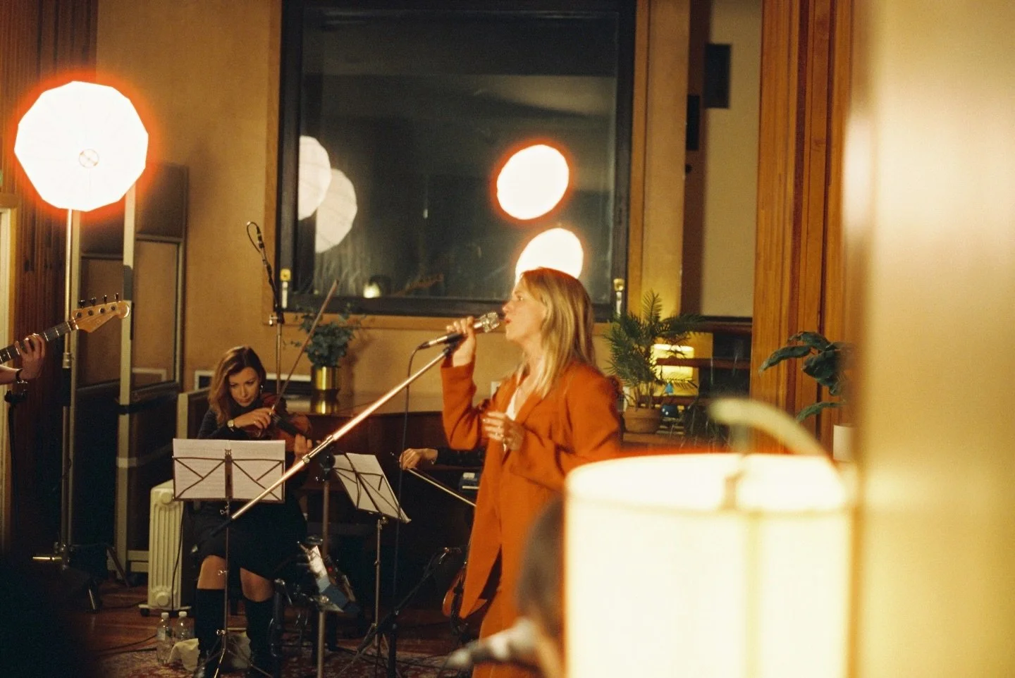 A little BTS by @developedbydieter from the @ldnfeatures live recording. 
#liverecording #filmphotographer