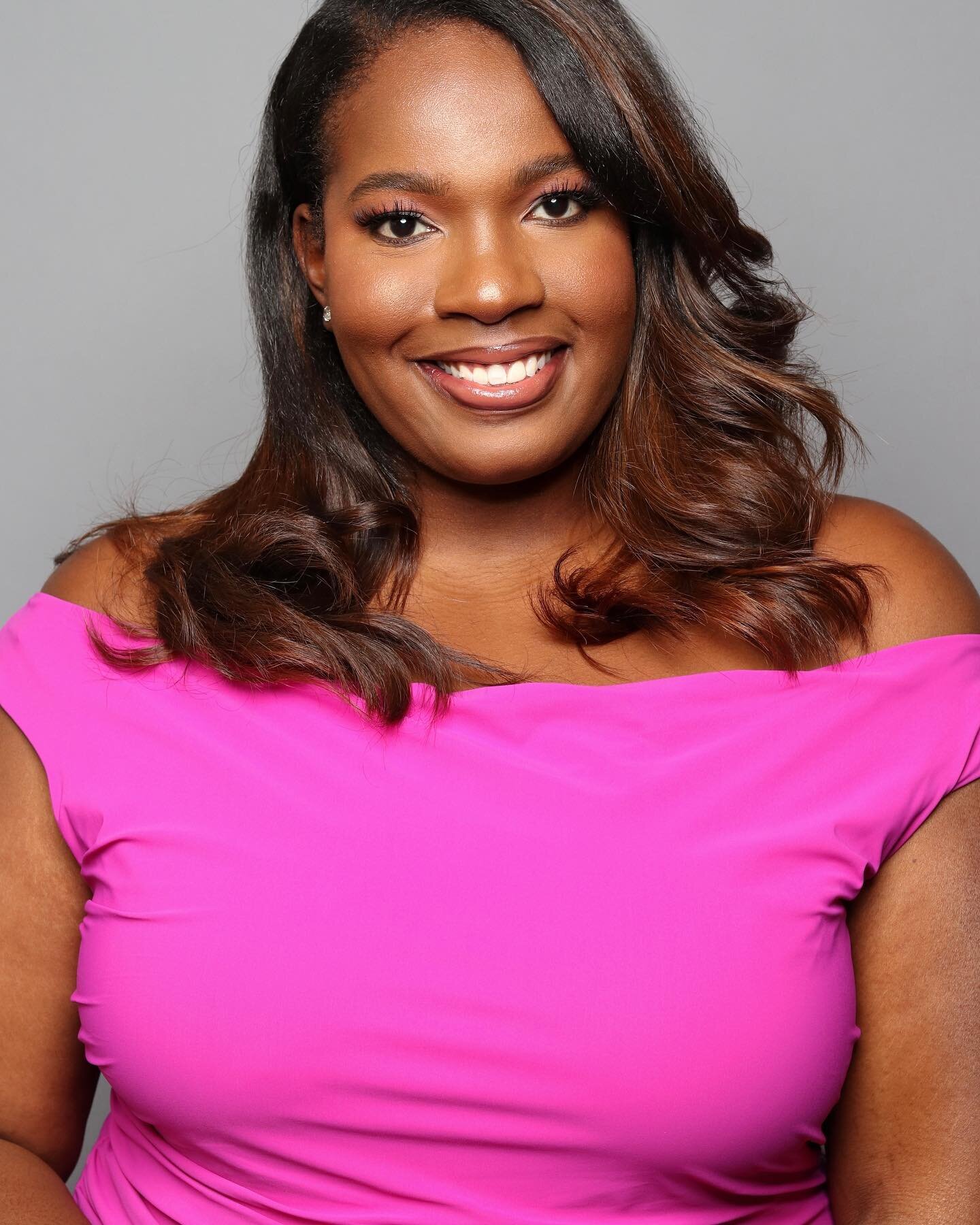 A champion for diversity and sales expert with over a decade of experience, @chantelmedia is the CEO &amp; Founder of Sistas In Sales. @sistasinsales (SIS) is the first global organization to serve women of color in professional sales careers. With o
