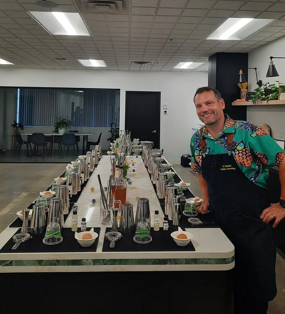 bartenderswisscocktailclass1.jpg