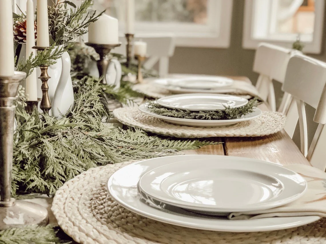 Inspiring Tablescapes: 4 Tips to Creating Your Own Tablescape This Holiday Season