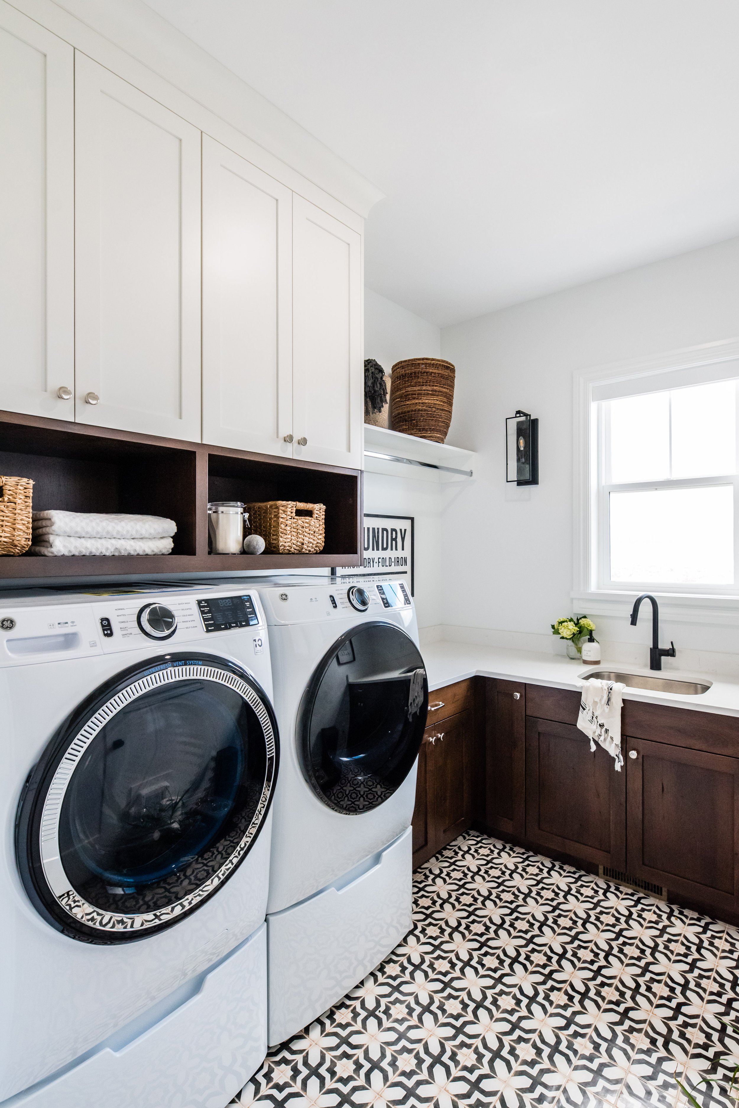  Remodel the laundry room with the help of a virtual interior designer by Liz Powell Design. quick online design service professional hands-on help #LizPowellDesign #InteriorDesignUtah #InteriorDesigner #CacheValleyInteriors  #LoganInteriorDesigner #