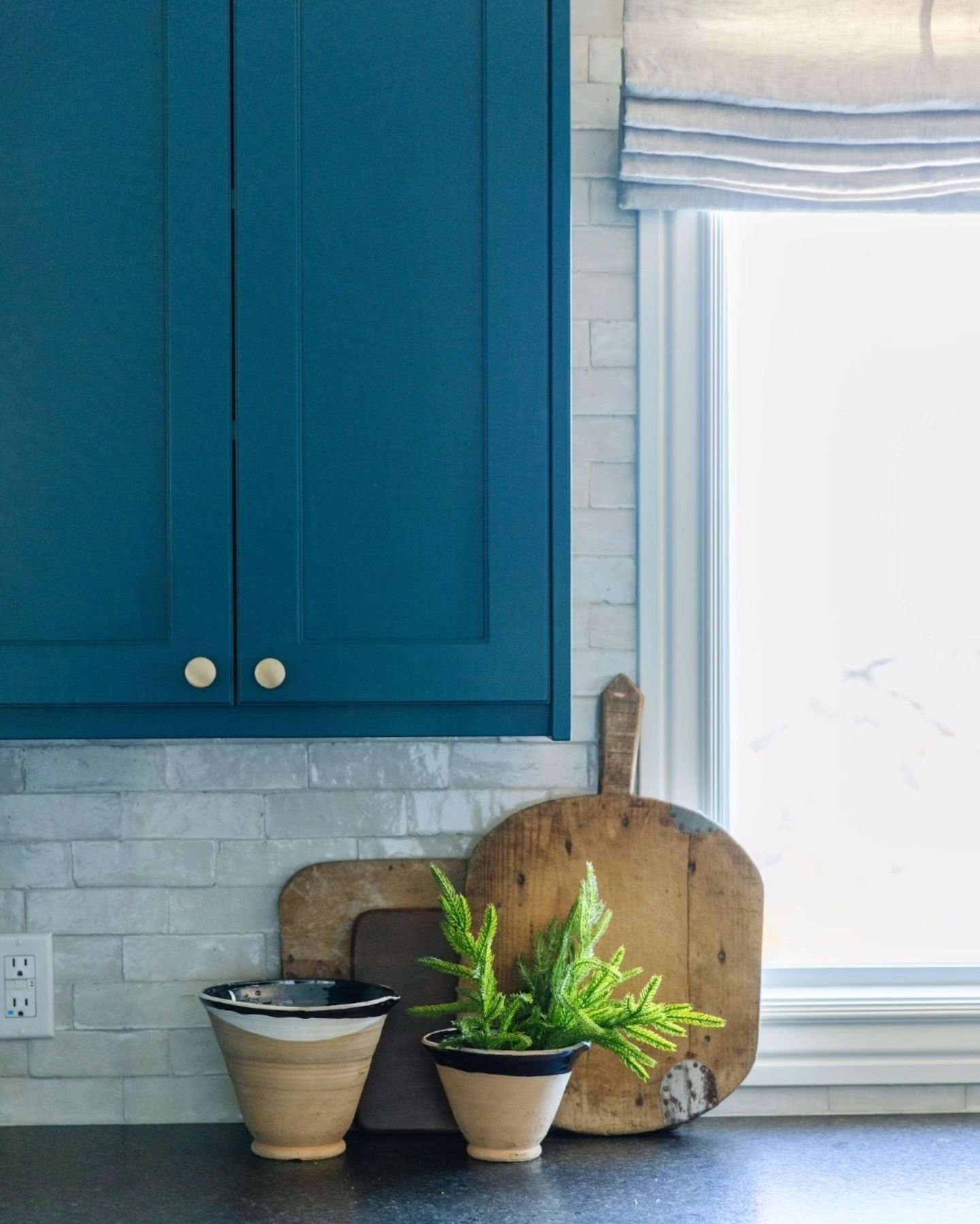 Small and subtle holiday details.

 
#holidaydecor #christmasdecor