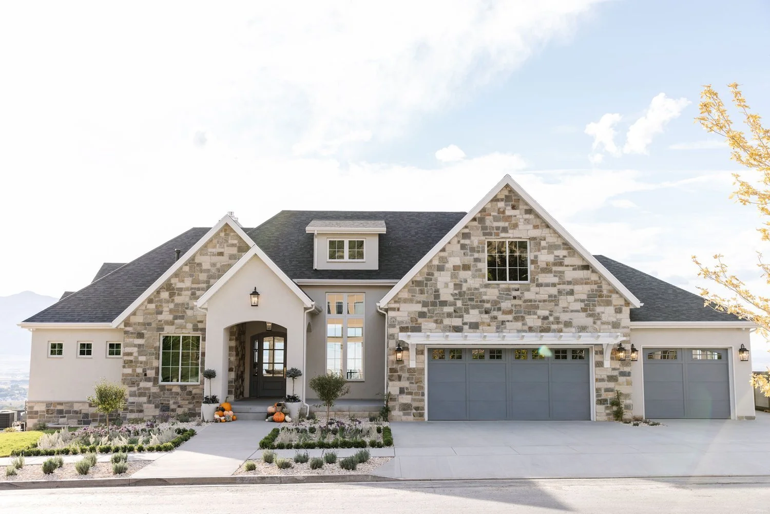 Liz Powell design, a Cache Valley interior designer, takes the work of taking a design from paper and into the real world!  #LizPowellDesign #InteriorDesignUtah #CacheValleyNewBuilds #floorplans #FullServiceDesign #CustomDesign #DesignConsultation #R