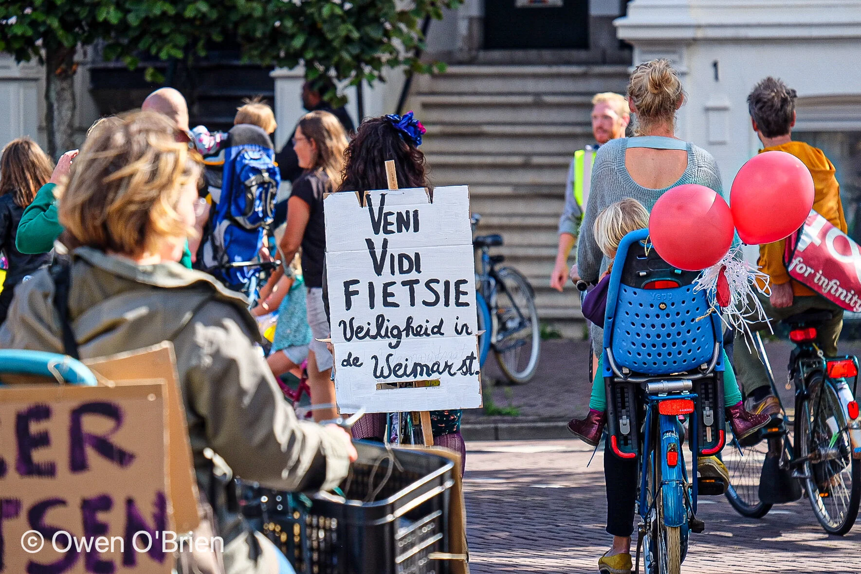 De omwonende en bewoners zijn klaar met de overlast van de coffeeshop en de bezoekers daarvan die overlast veroorzaken (september 2020).
