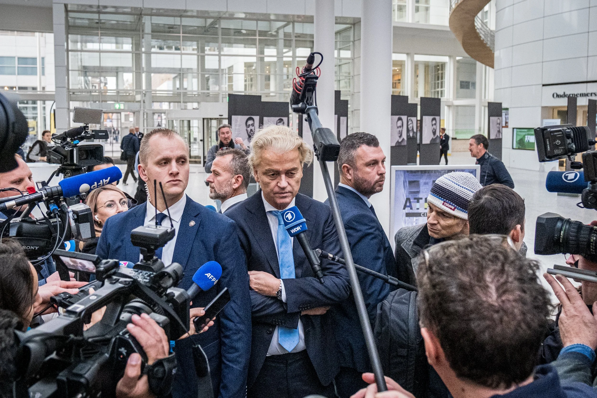 Wilders brengt stem uit-10.jpg