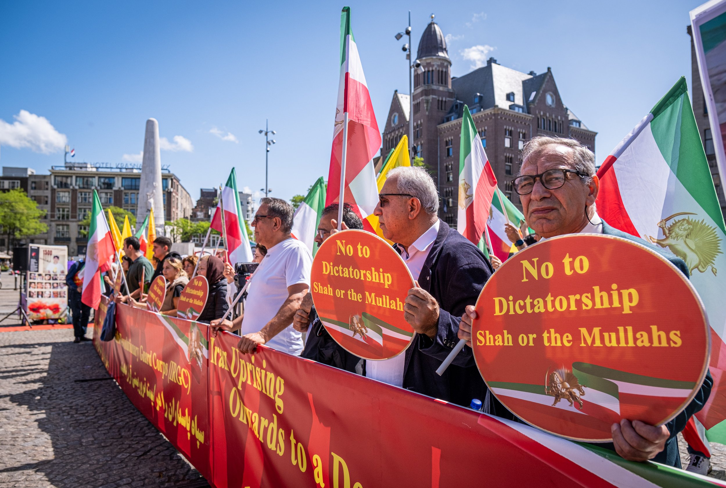 Demonstratie voor democratie op de Dam in Amsterdam (augustus 2023).