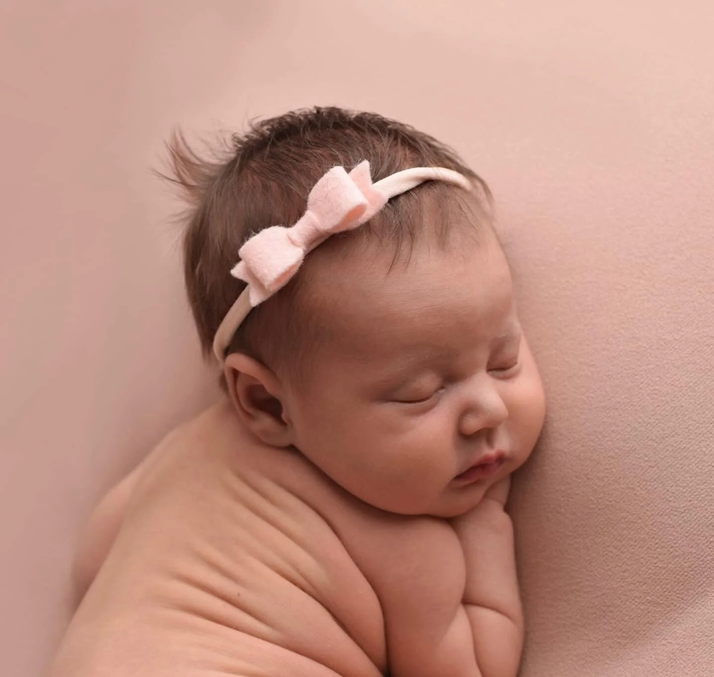 Sweetest session with beautiful Amelia 💕

And just wait till you see her doting big brother with her...