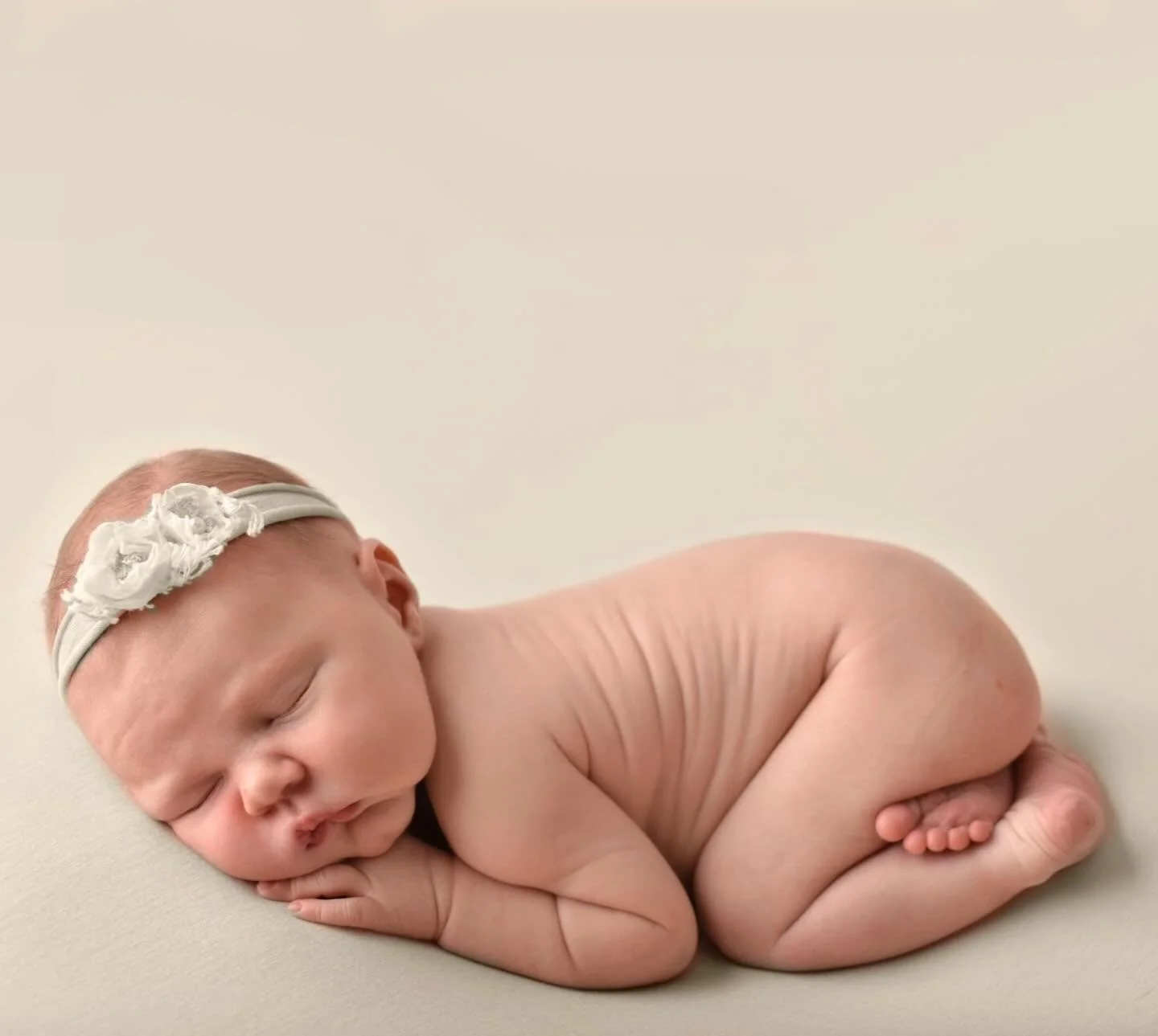 Expecting a baby in 2026? 👶🏼🤍

Get your due date booked in my diary ahead of schedule, trust me when little one arrives you'll be so glad you did.

Every parent that comes to me says how much their little one has changed/ is changing just in those