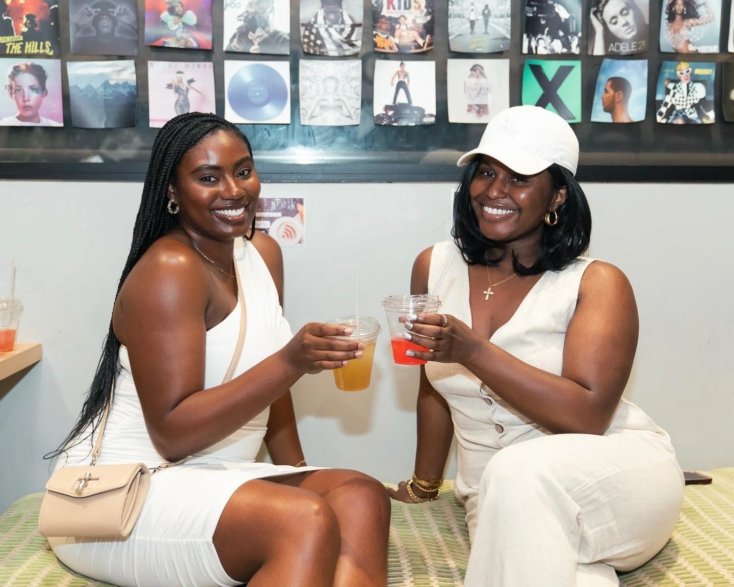 Don't miss out on our Zero-Proof Cocktails 🍹 at Acoustic Afternoons today! Head over to @oadproductions for more information on our upcoming events! 📷 @andrejamarphoto 
- 
#ChicagoCoffee #CoffeeChicago #ChicagoCafe #ChicagoCoffeeShop
#ChicagoEats #