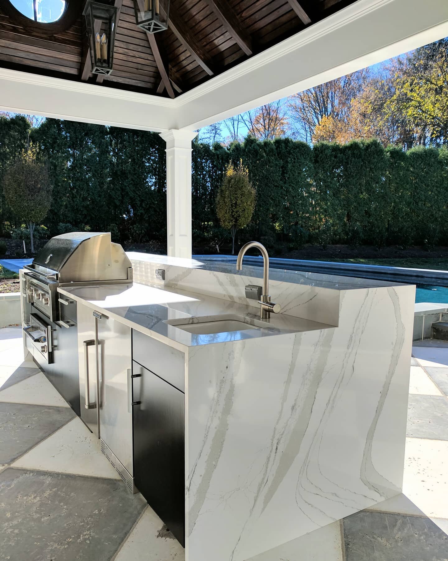 Late season BBQ anyone? With the temps we've enjoyed in eastern PA the last few days&mdash;yes please!
.
.
.
.
.
.
.
#customcabinetry #contemporaryhome #customkitchen #designlovers #homedesigns #housetour #inspo4you #interior123 #kitchengoals #kitche