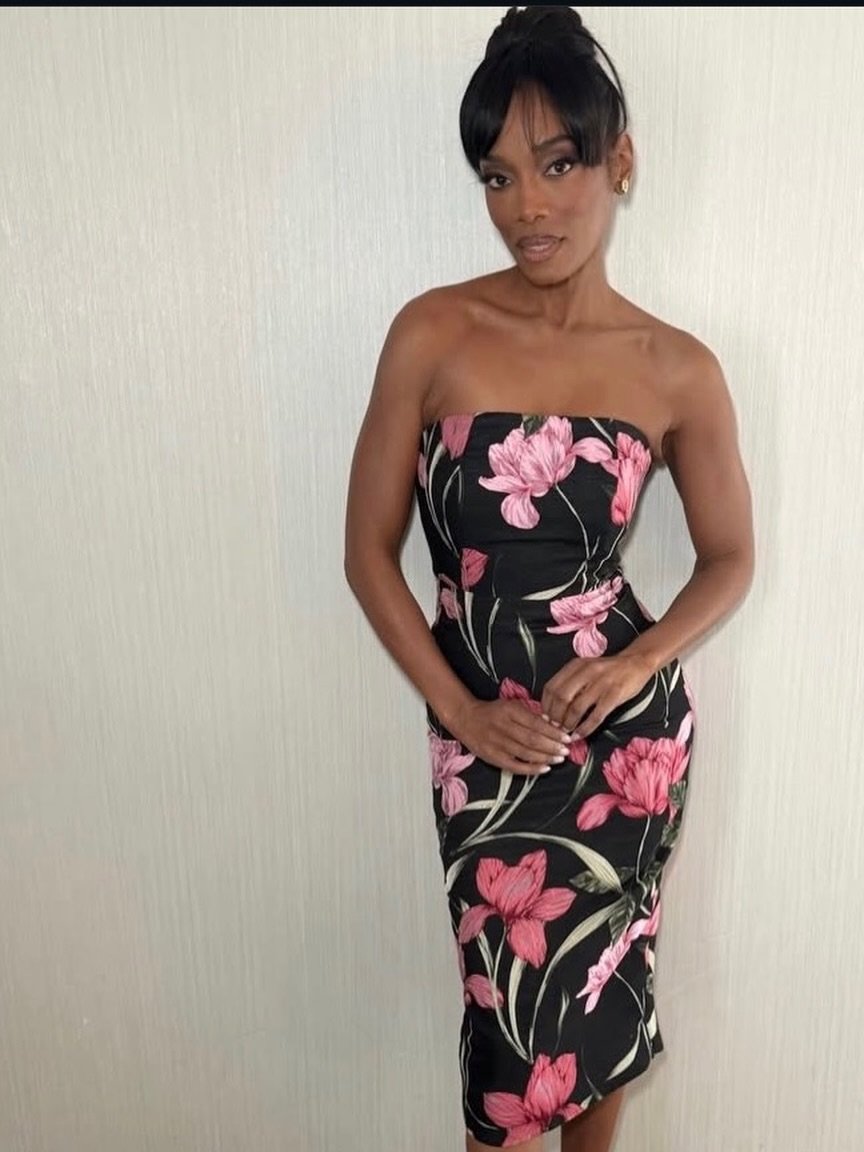 💗 @francesturner wears @christylynncollection | styled by @thestylistguy