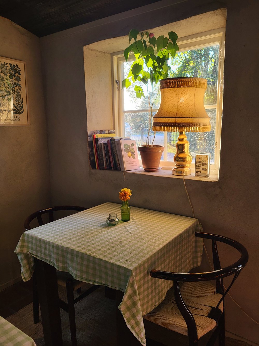 Stelor Window Table.jpg