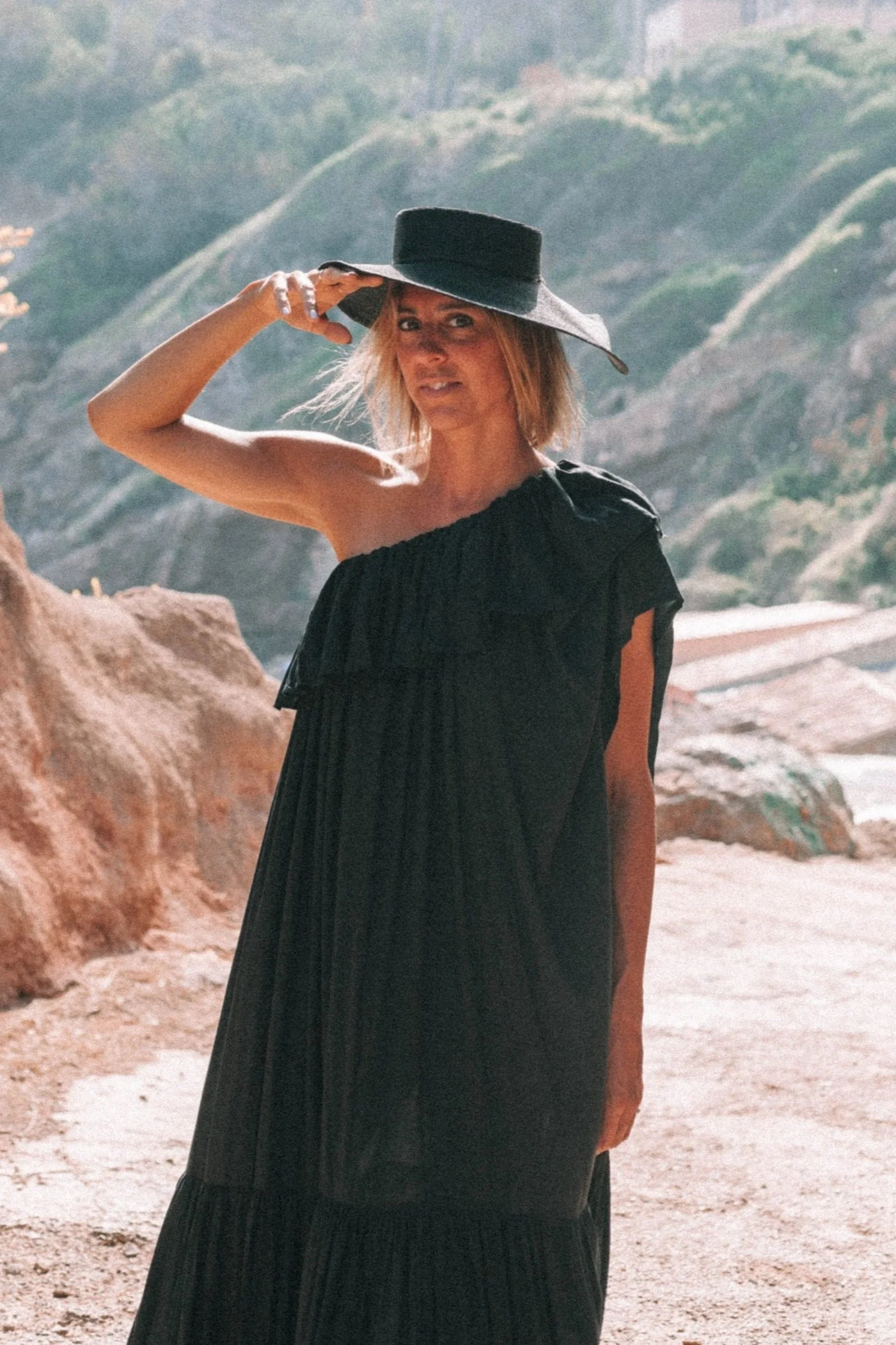 BLACK%2BDRESS_2.jpg