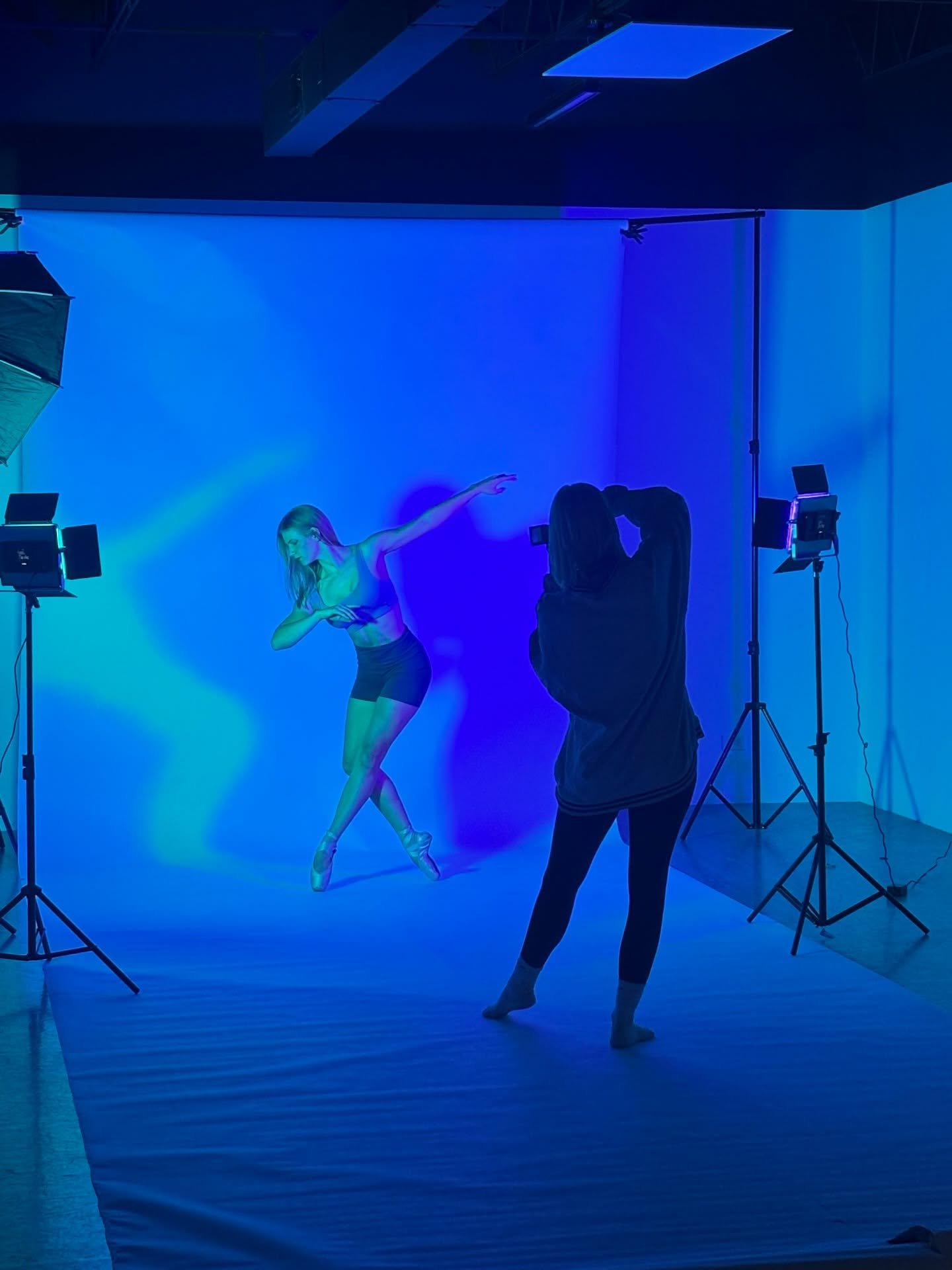 ✨photoshoot day✨

@madelinemedia__ behind the 📸🫶