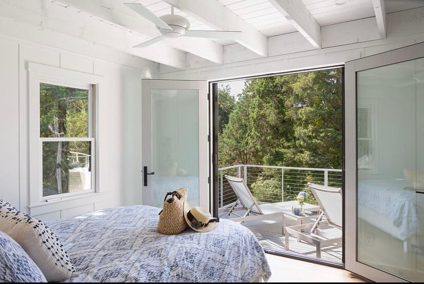 Views are 💯 but so is the heat and humidity! Stay cool this weekend.
☀️
Design by @distinctiveinteriors 
Built by @copperleafdevelopment 
📸 by @sherylkalisphotography 
#bedroomdecor #bedroomdesign #bedroominspiration #bedroomstyling #bedroomsofinst