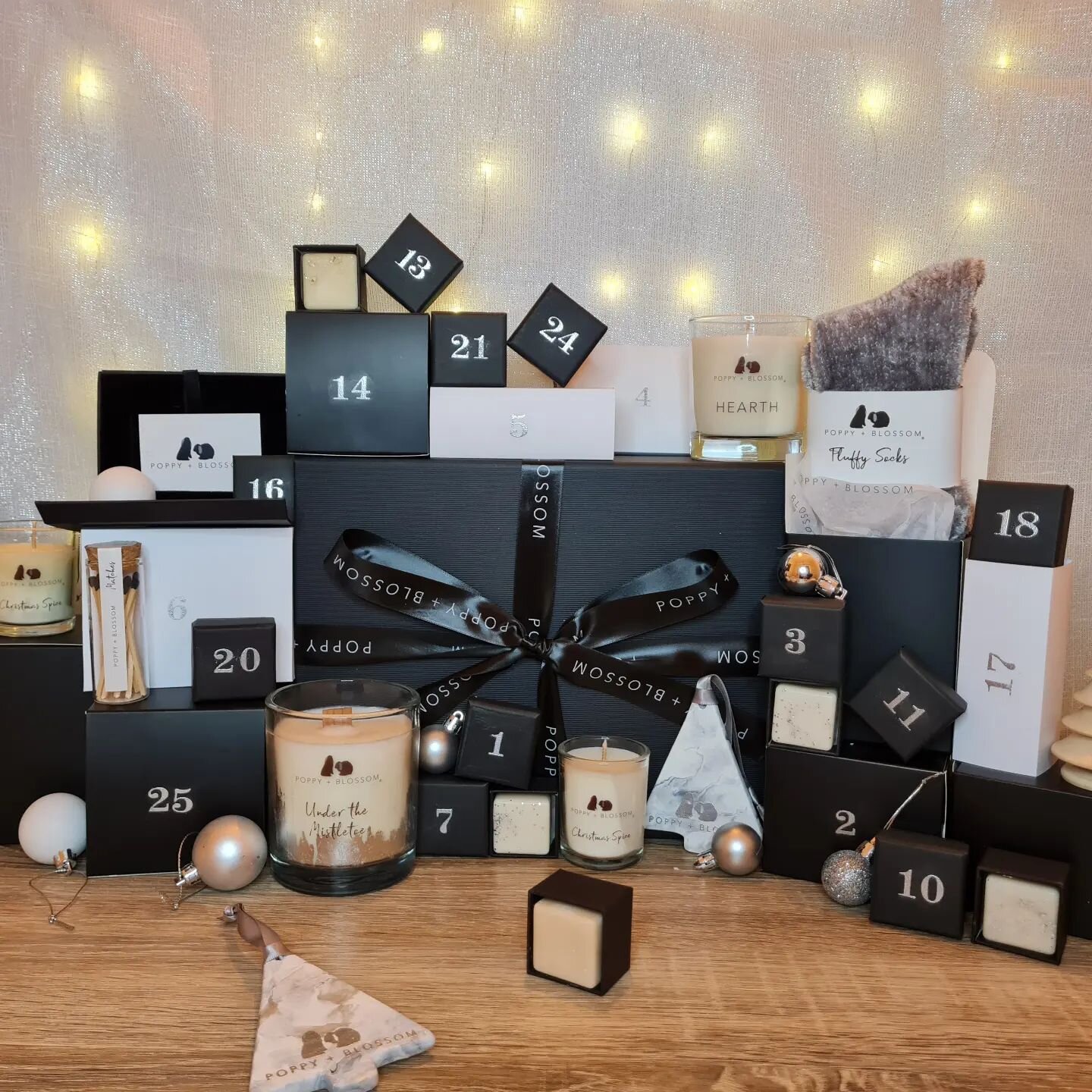 🤍A D V E N T🤍

Ooooeee! 🎅🏻 Thank you to those who have already preordered your P+B advent calendars! They will be in the post for you ready to open on the 1st December! 😁🌲 

I tried to take a photo of the contents, but couldn't fit it all in th