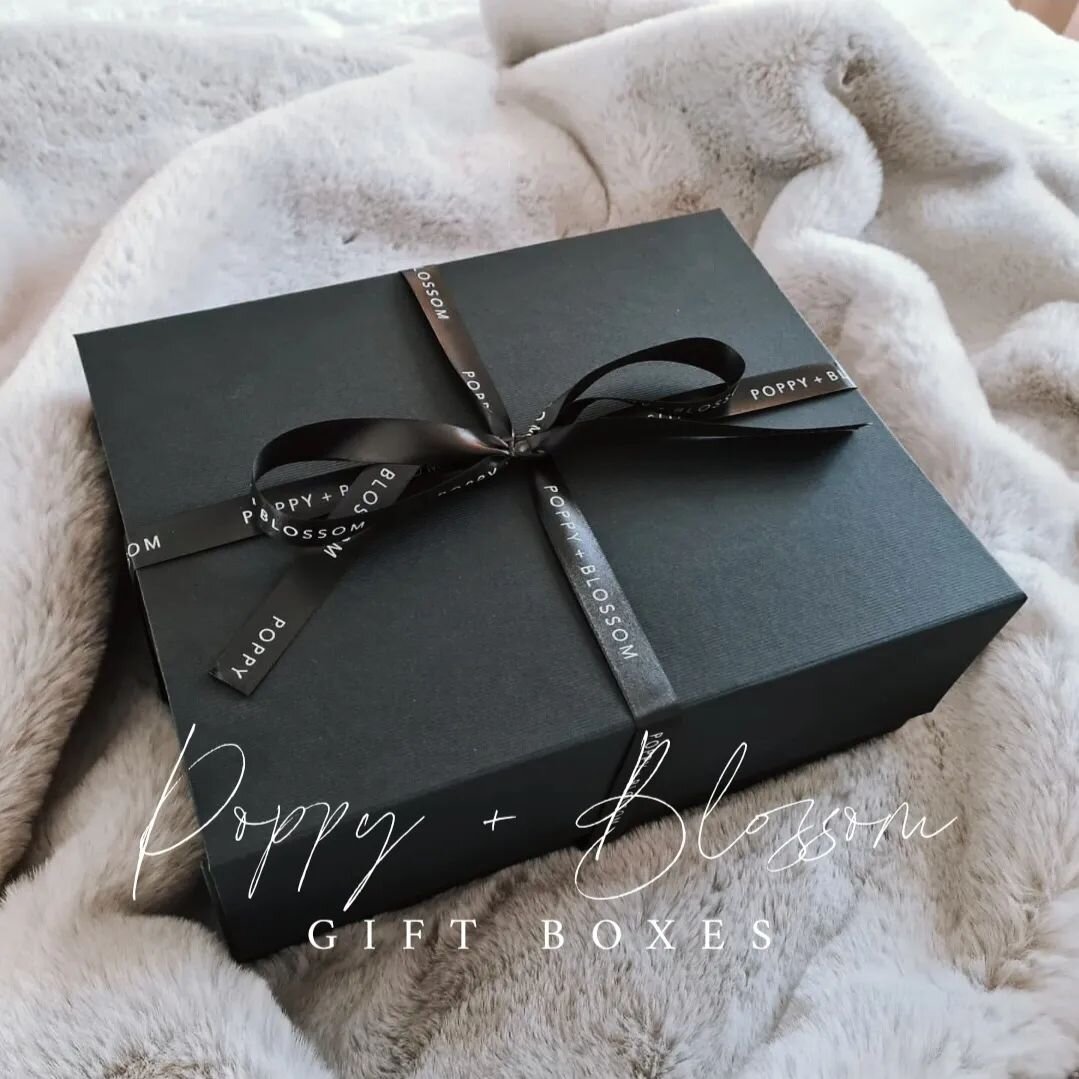 🤍P E R F E C T  G I F T🤍

Whether for the candle or wax melt lover out there, you can always find the perfect gift box at Poppy + Blossom 🤭🤍

Each of our gift boxes are named after one of the floofy baaabies in our home (scroll to the end to see 