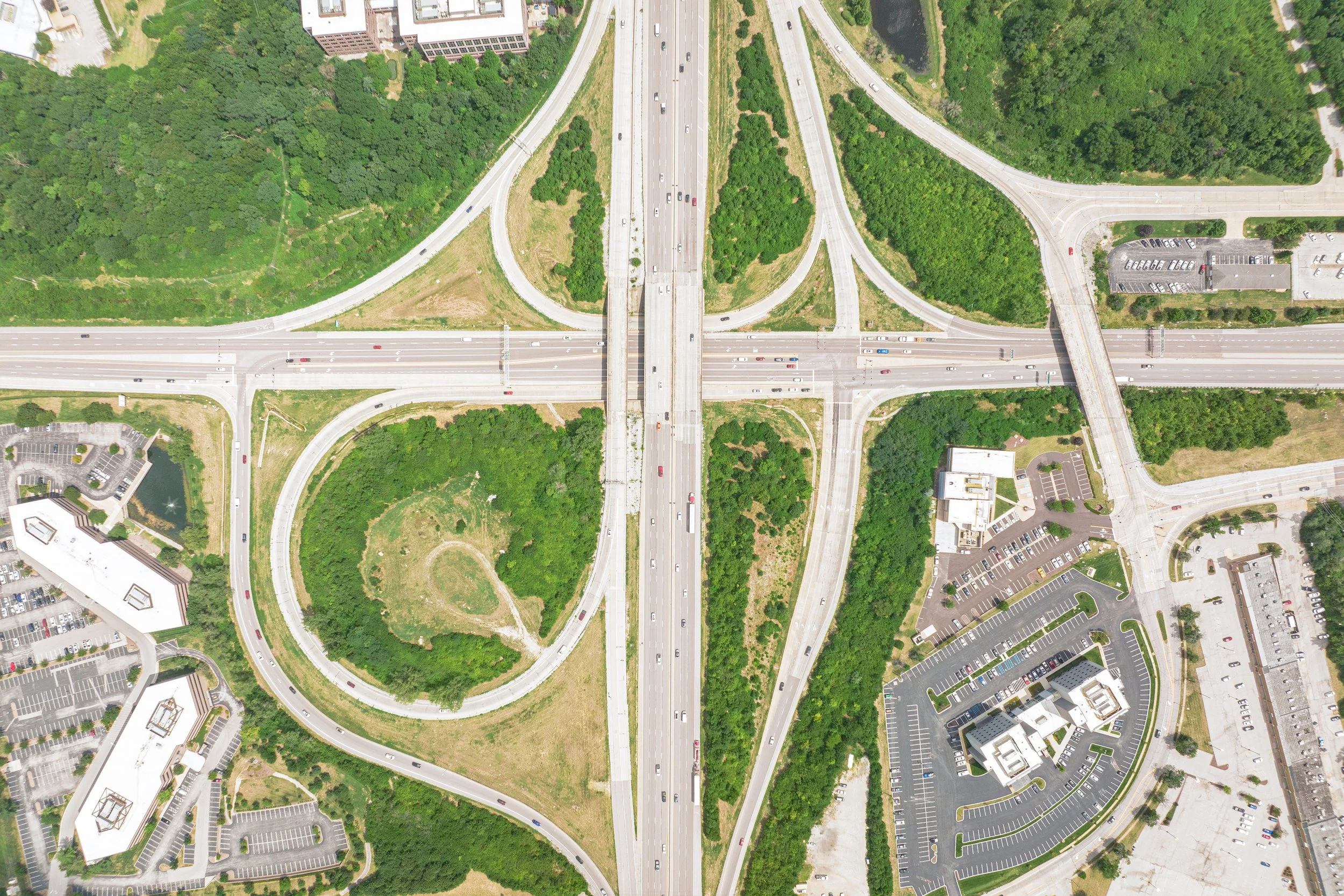 overhead shot of I-64 in Chesterfield, MO