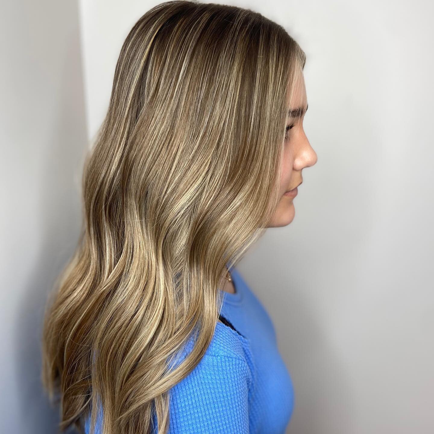 An @emily.artistrysalonsouth creation💁🏼&zwj;♀️